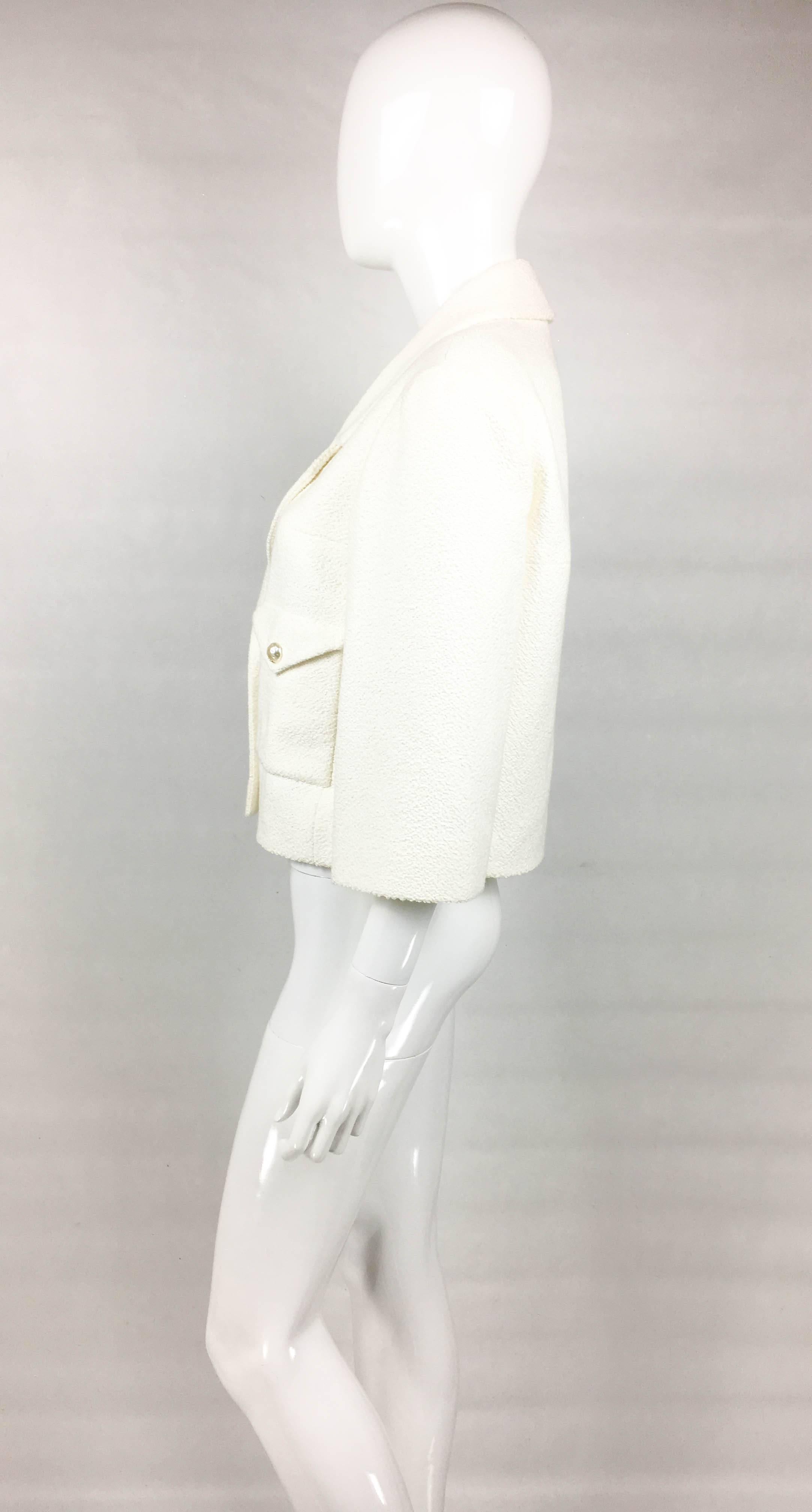 2012 Chanel Runway Look White Cotton Jacket With Faux-Pearl Buttons 2