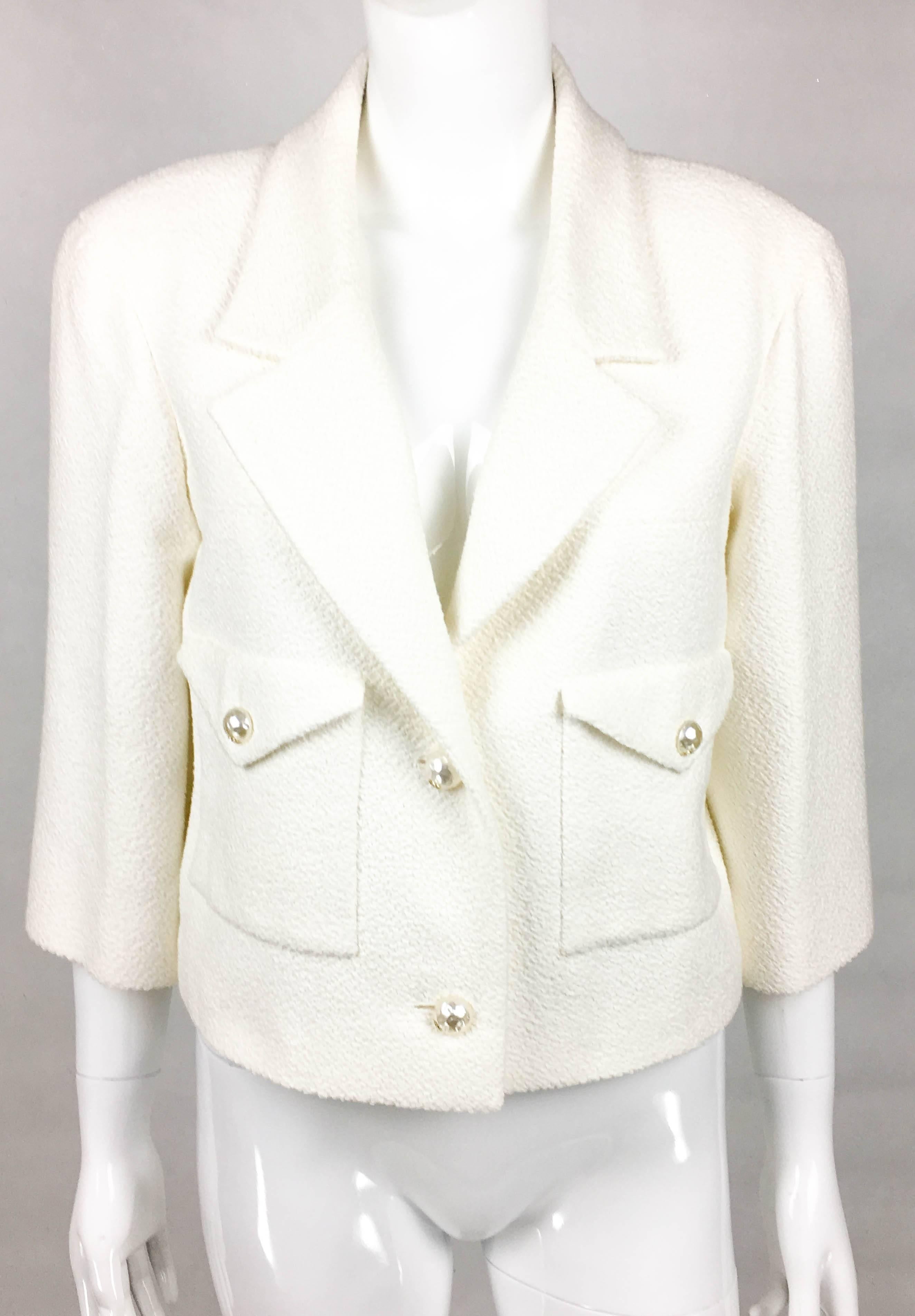 2012 Chanel Runway Look White Cotton Jacket With Faux-Pearl Buttons In Excellent Condition In London, Chelsea