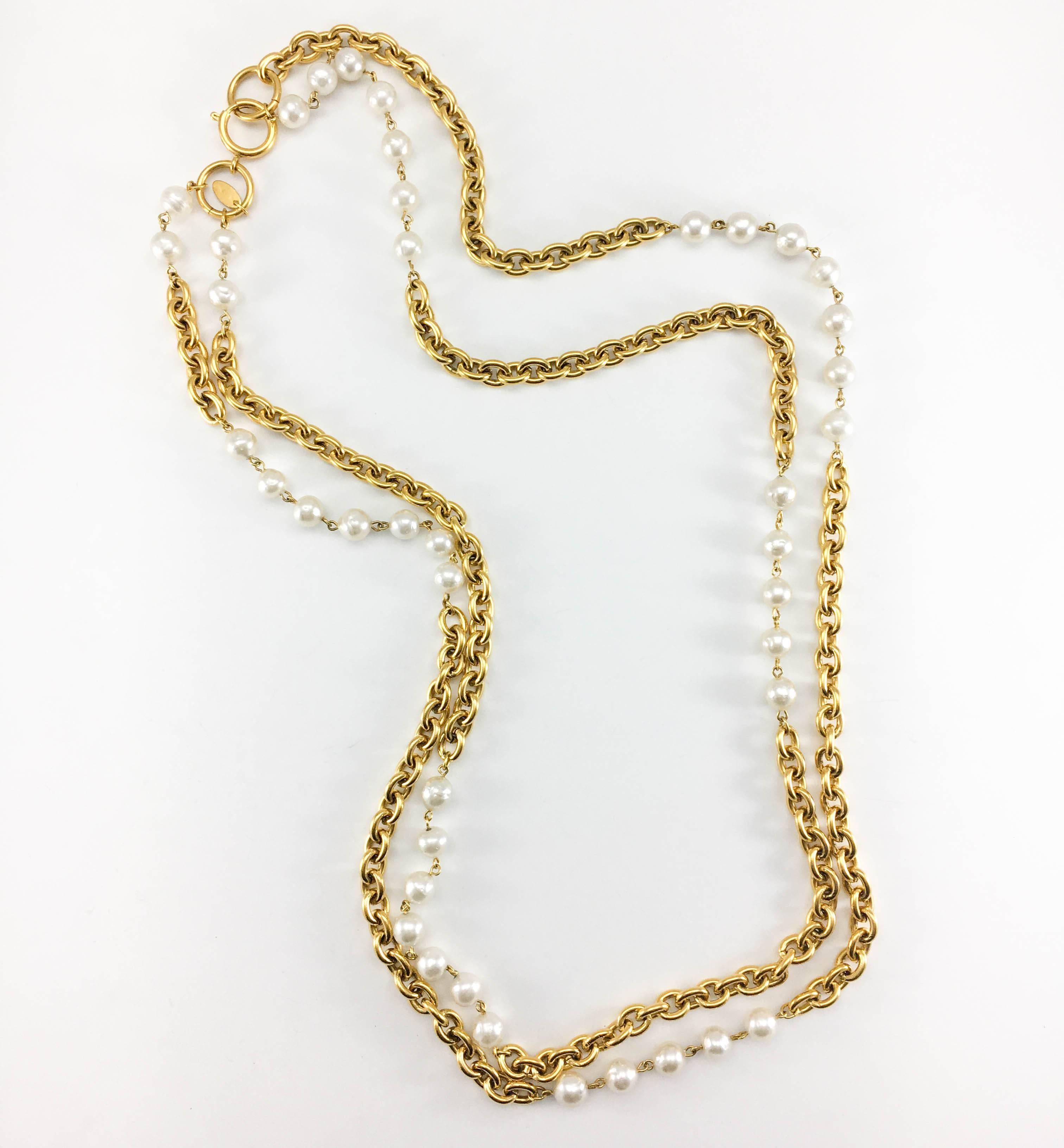Chanel Double-Strand Gilt Chain and Pearl Sautoir Necklace, 1984  In Excellent Condition In London, Chelsea