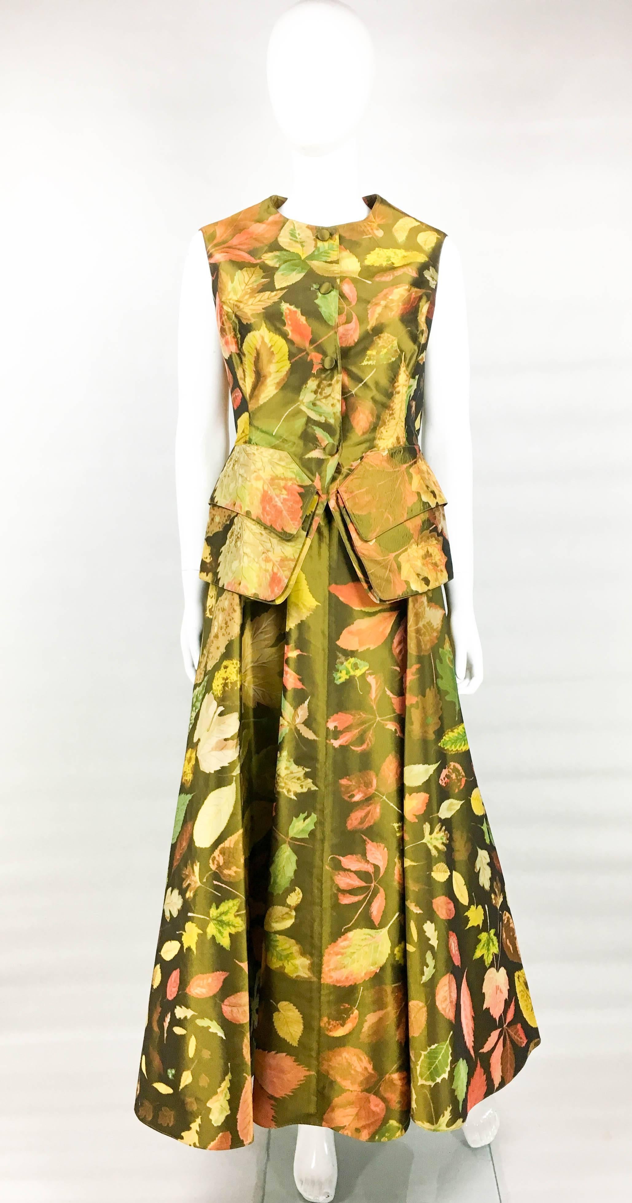 1980's Hermes Printed Silk Coat, Waistcoat and Maxi Skirt Ensemble In Excellent Condition For Sale In London, Chelsea