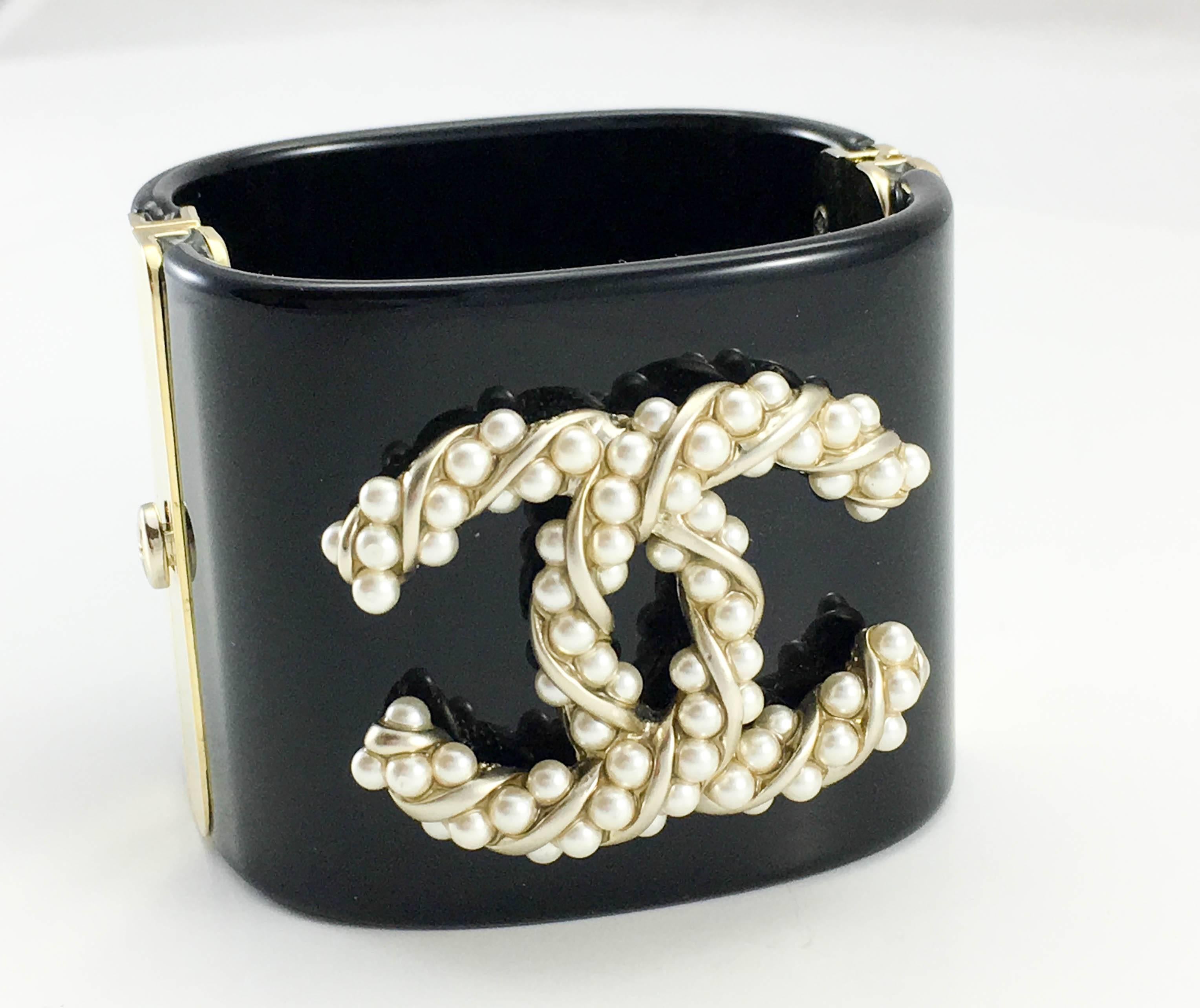 Women's 2015 Chanel Baroque-Esque Pearl Logo Cuff Bracelet