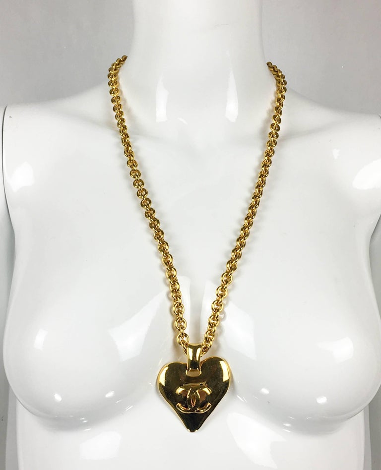 1993 Chanel Heart-Shaped Gold-Plated Pendant Necklace at 1stDibs