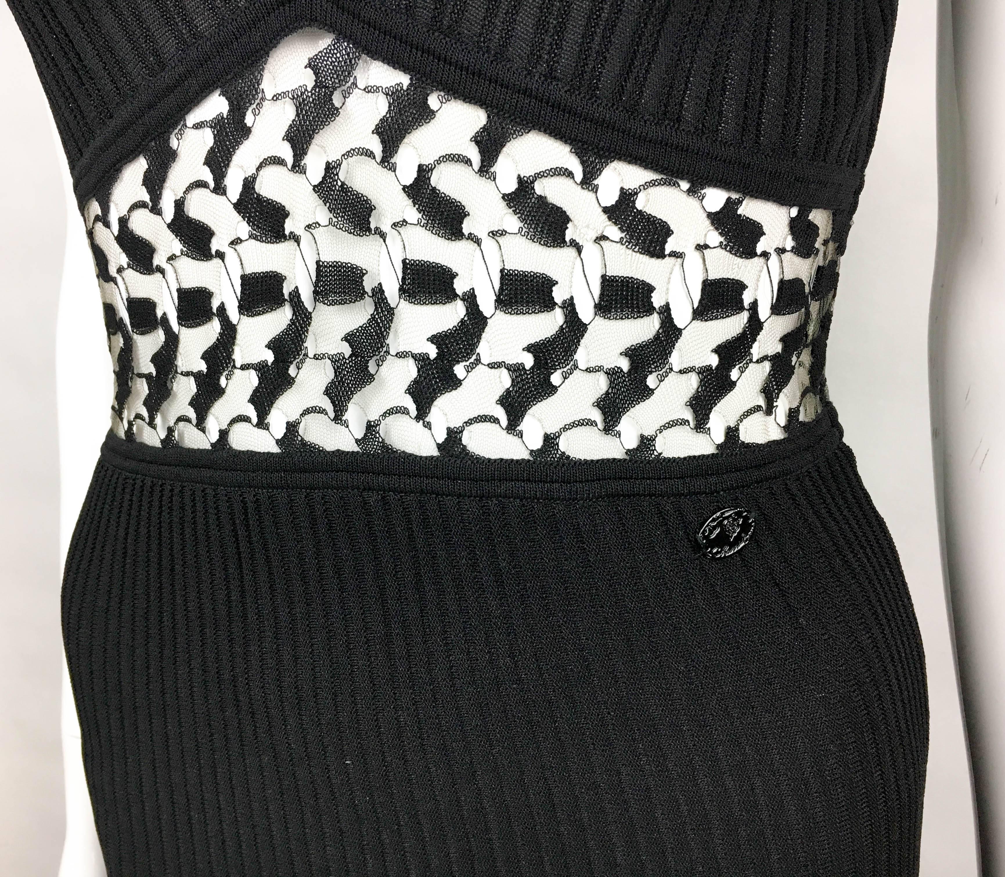 Chanel Black Ribbed Dress With Lace Panels, 2006  For Sale 4