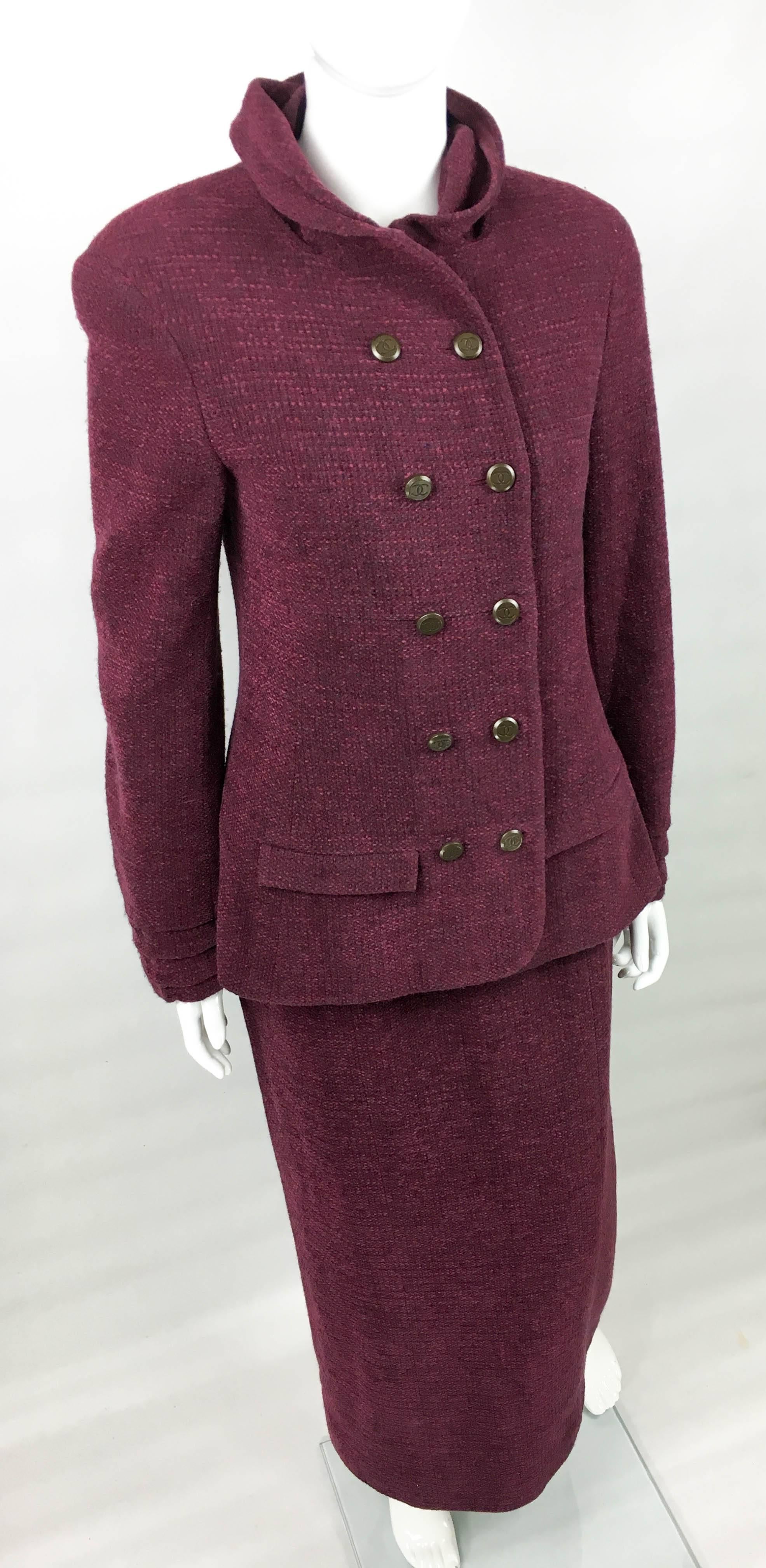 Chanel Burgundy Wool Bouclé Skirt Suit, 1998  In Excellent Condition For Sale In London, Chelsea