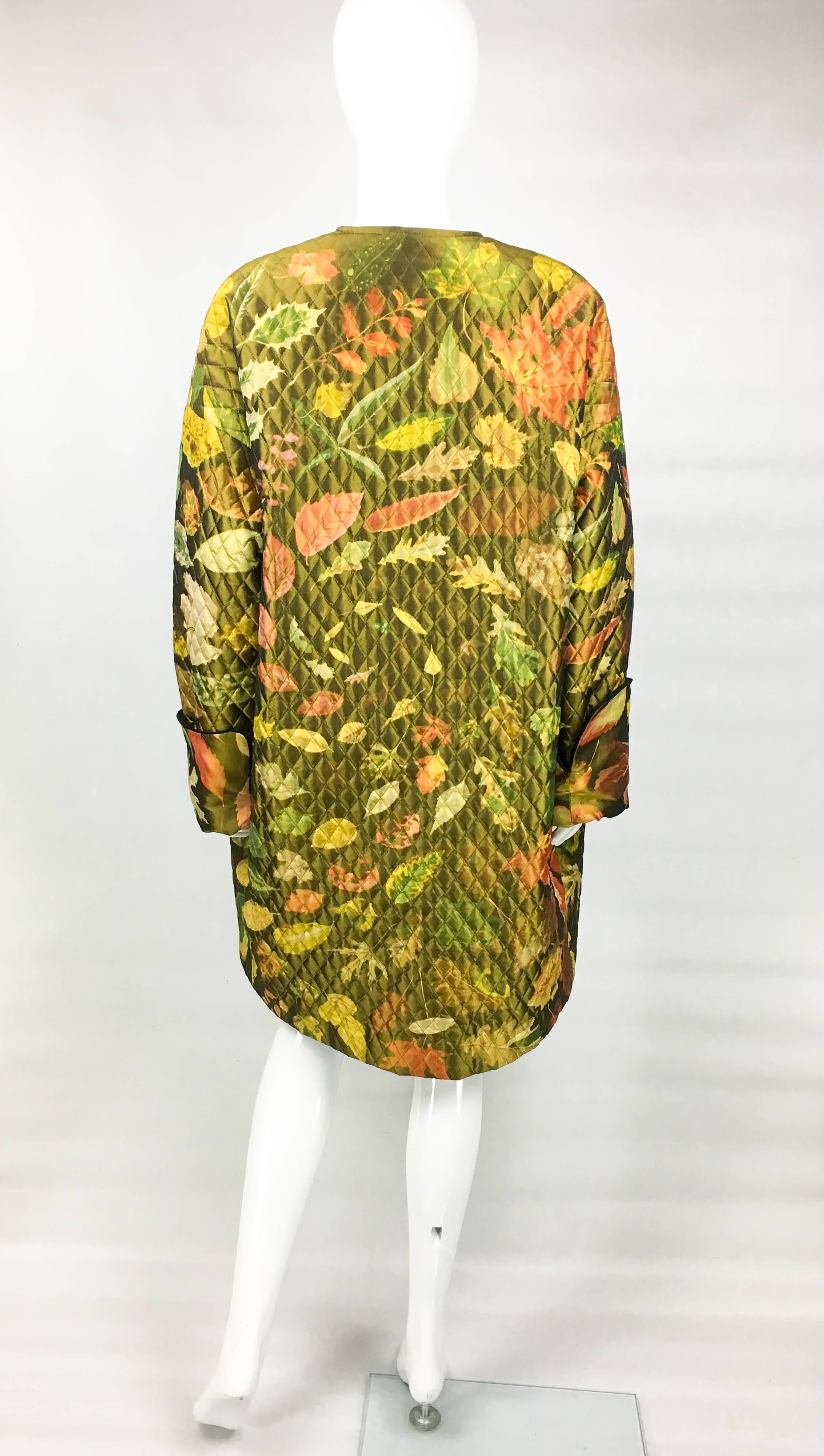 Hermes Printed Silk Quilted Coat, 1980s  For Sale 1
