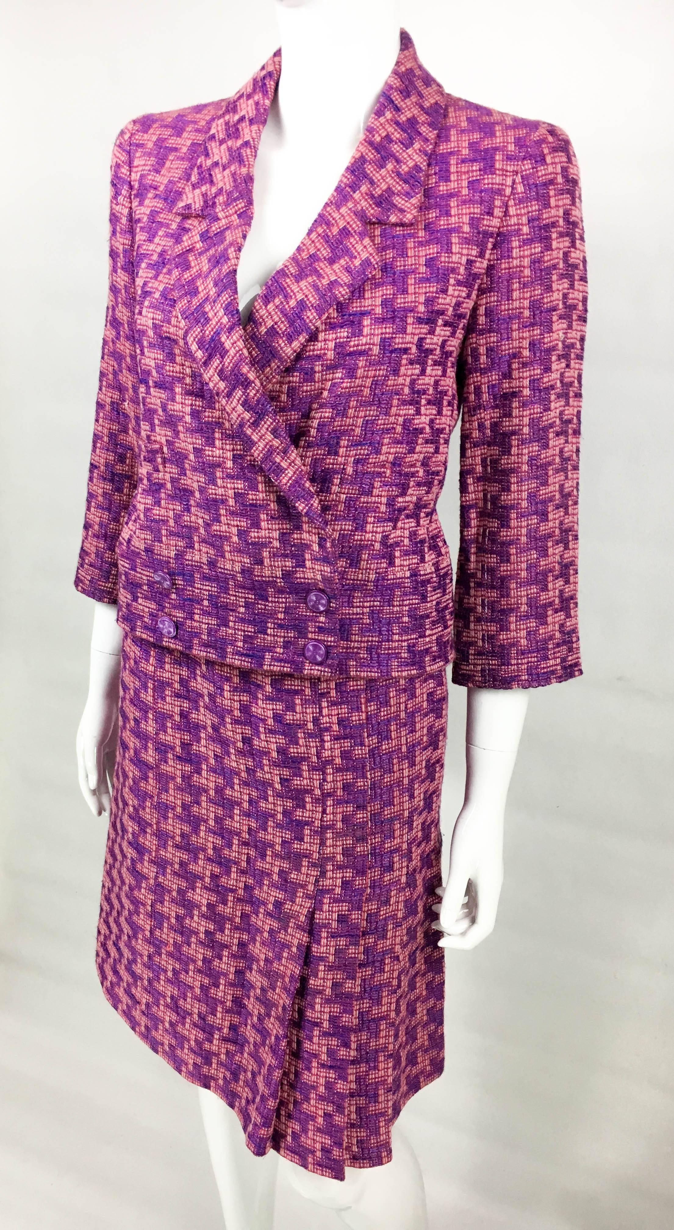 2001 Chanel Pink and Purple Wool Bouclé Skirt Suit In Excellent Condition For Sale In London, Chelsea