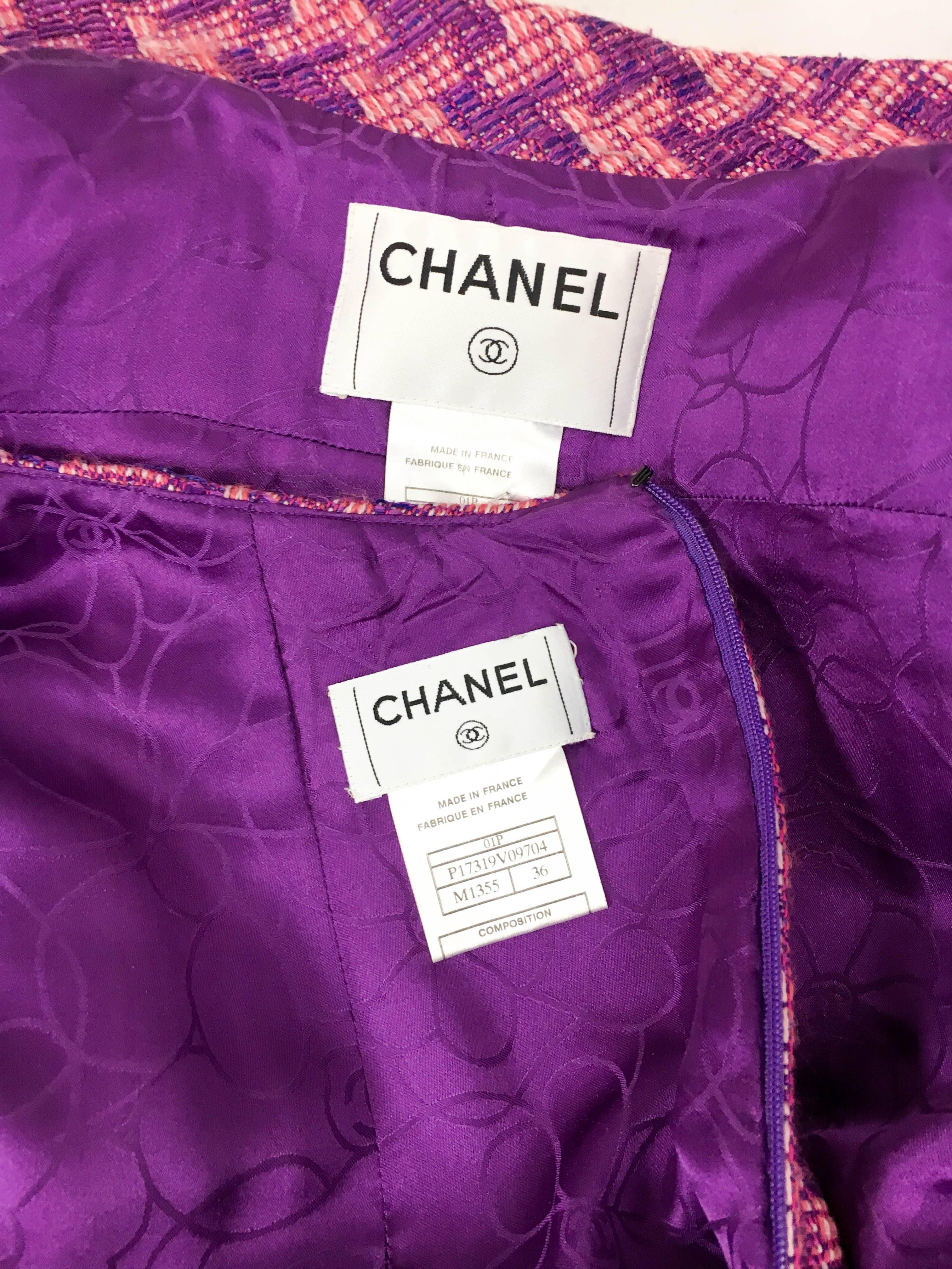 2001 Chanel Pink and Purple Wool Bouclé Skirt Suit For Sale 4