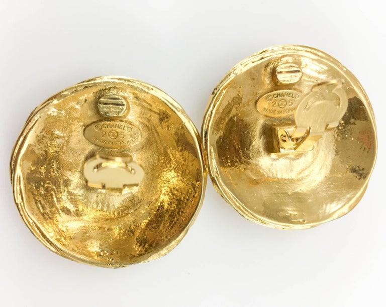1988 Chanel Gold-Plated Texturized Round Logo Earrings For Sale at 1stDibs