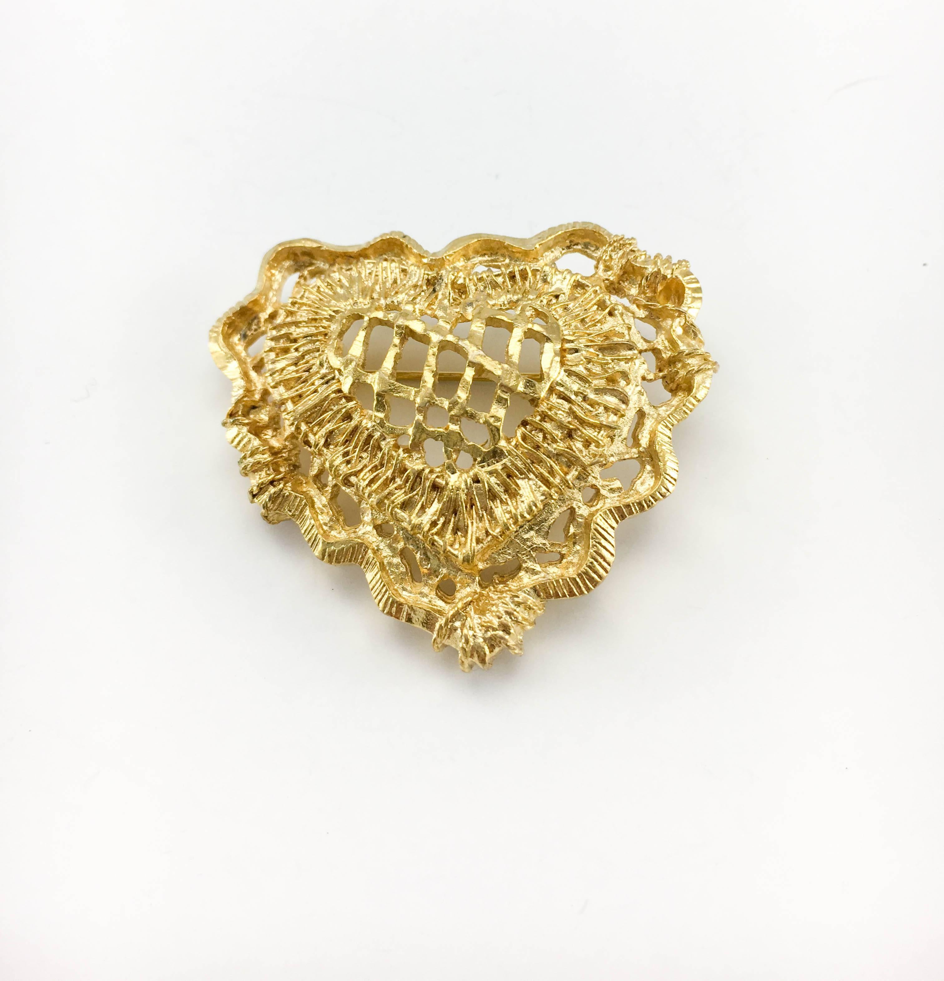 1990's Christian Lacroix Gold-Plated Stylised Heart Brooch In Excellent Condition For Sale In London, Chelsea