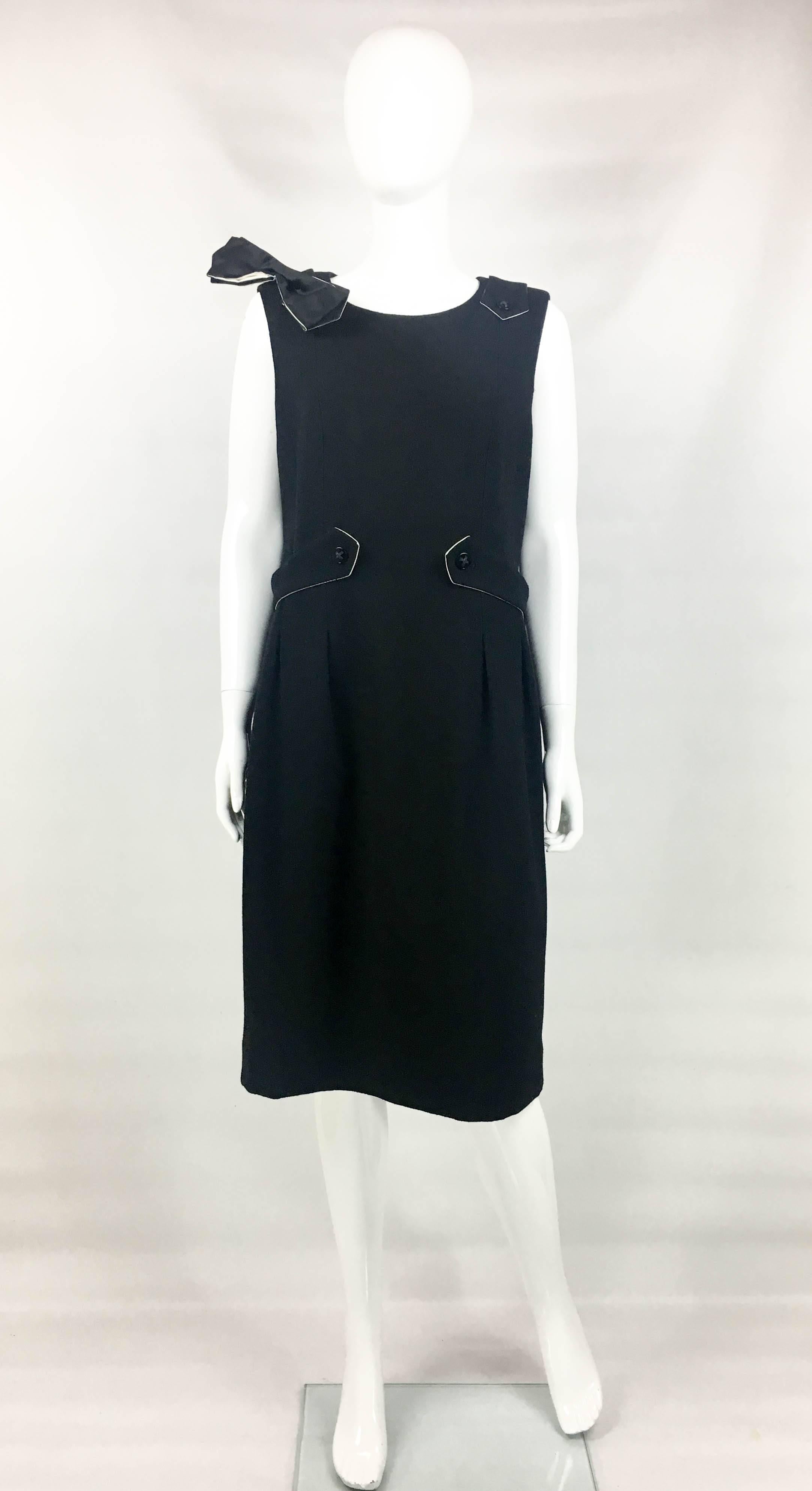 Chanel Runway Look Black Dress With Buttoned Details and Bow, 2006  In Excellent Condition For Sale In London, Chelsea