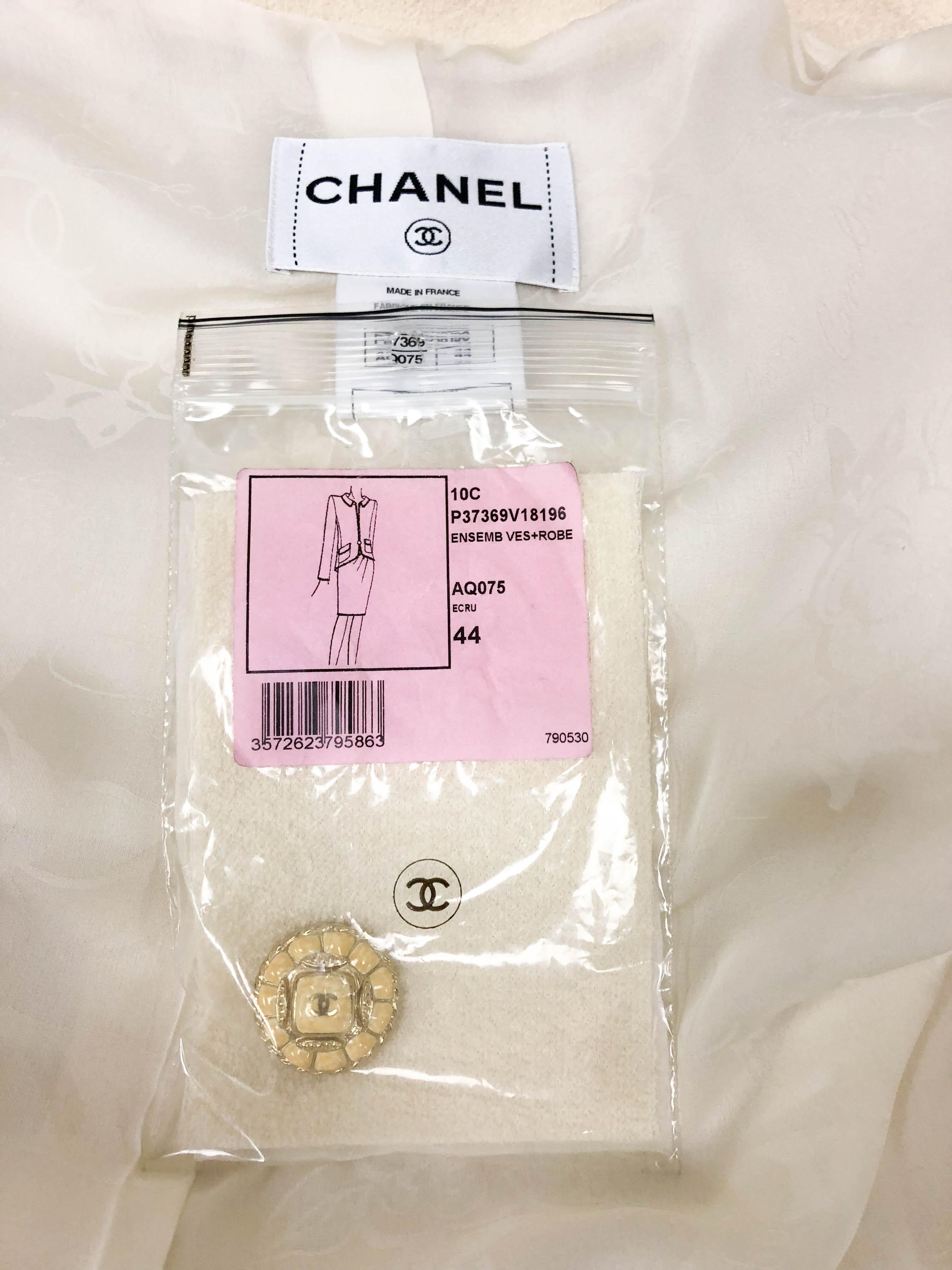 2010 Chanel Unworn Runway Look Cream Jacket With Gold Thread Trim For Sale 9