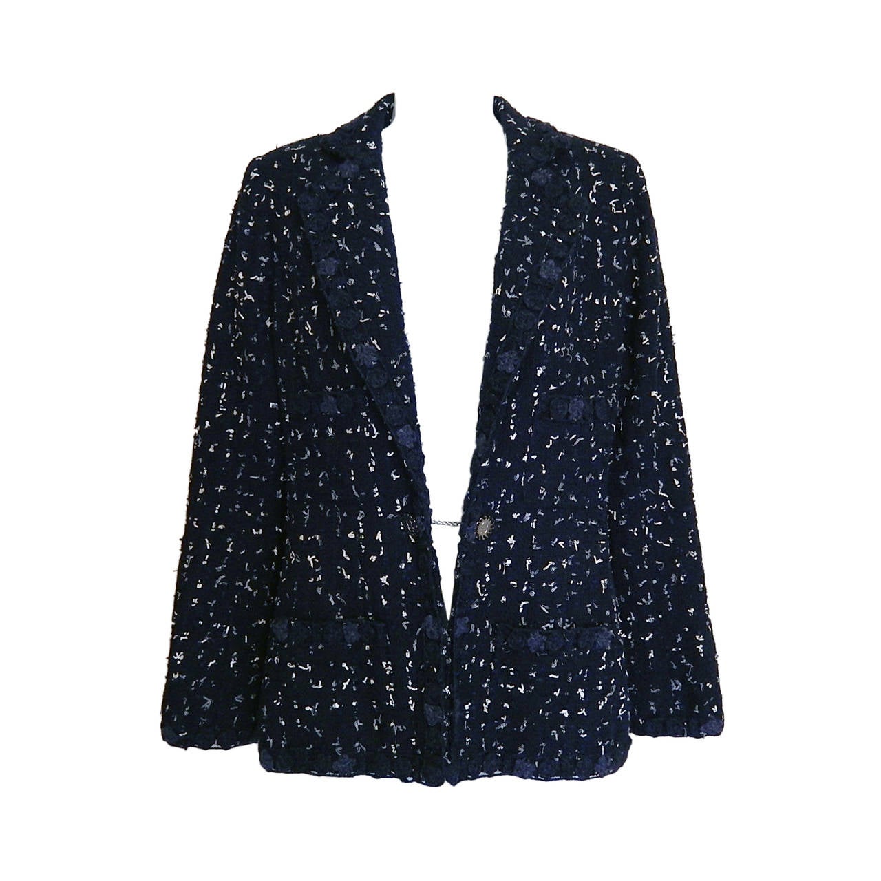 Chanel Jacket Navy and White with Crocheted Flowers Size 38 For Sale