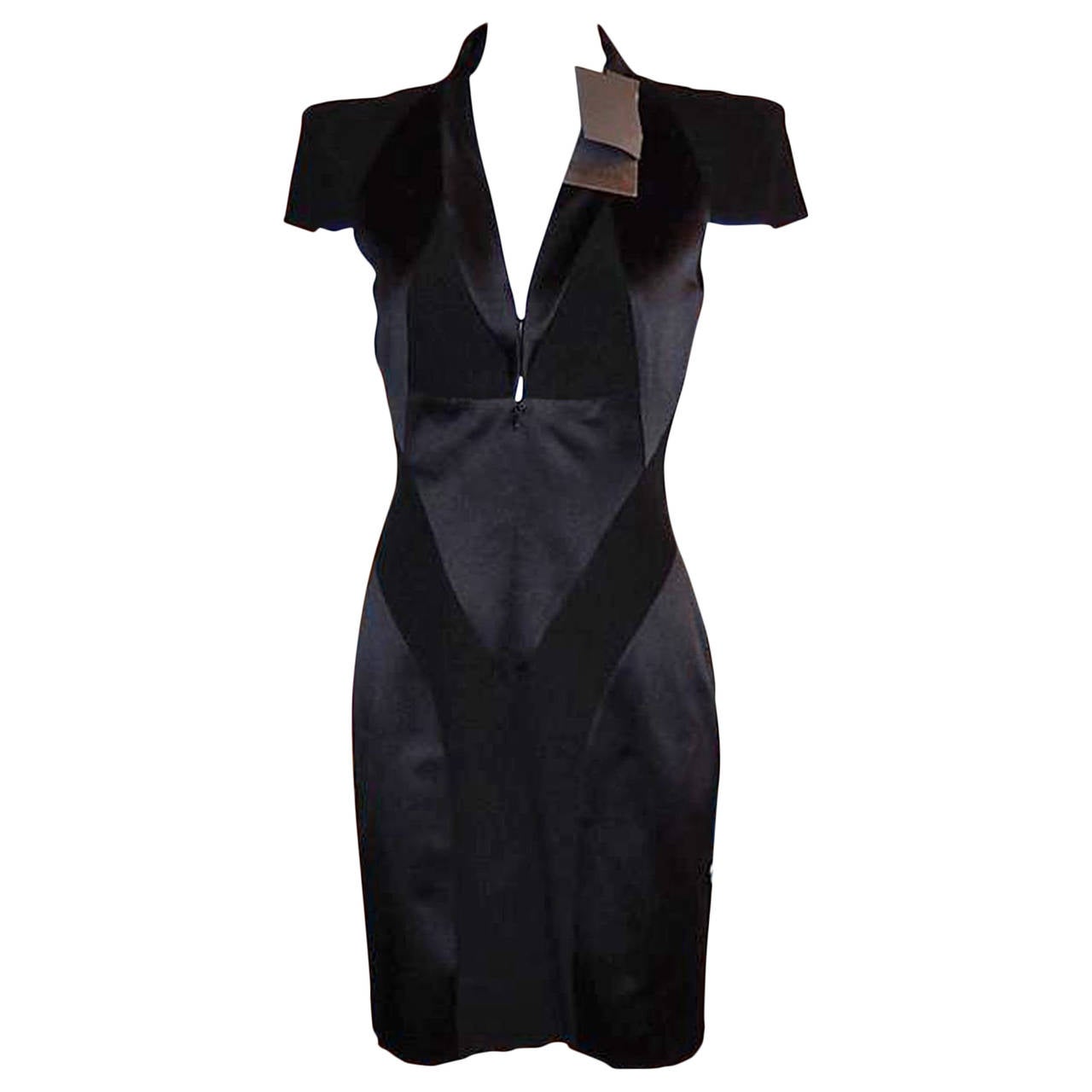 Alexander McQueen Brand New Figure Flattering Dress Size EU 42 For Sale
