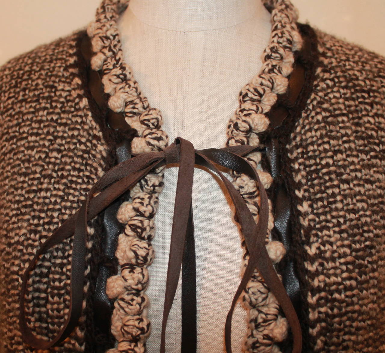Chanel Brown Cashmere Woven Coat with Leather Trim - 40 In Excellent Condition In West Palm Beach, FL