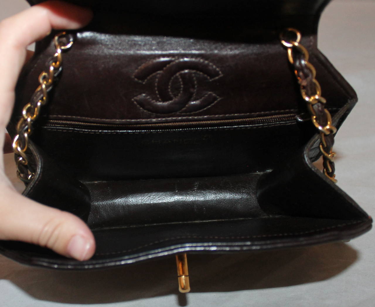 Chanel Chocolate Brown Crocodile Handbag In Excellent Condition In West Palm Beach, FL