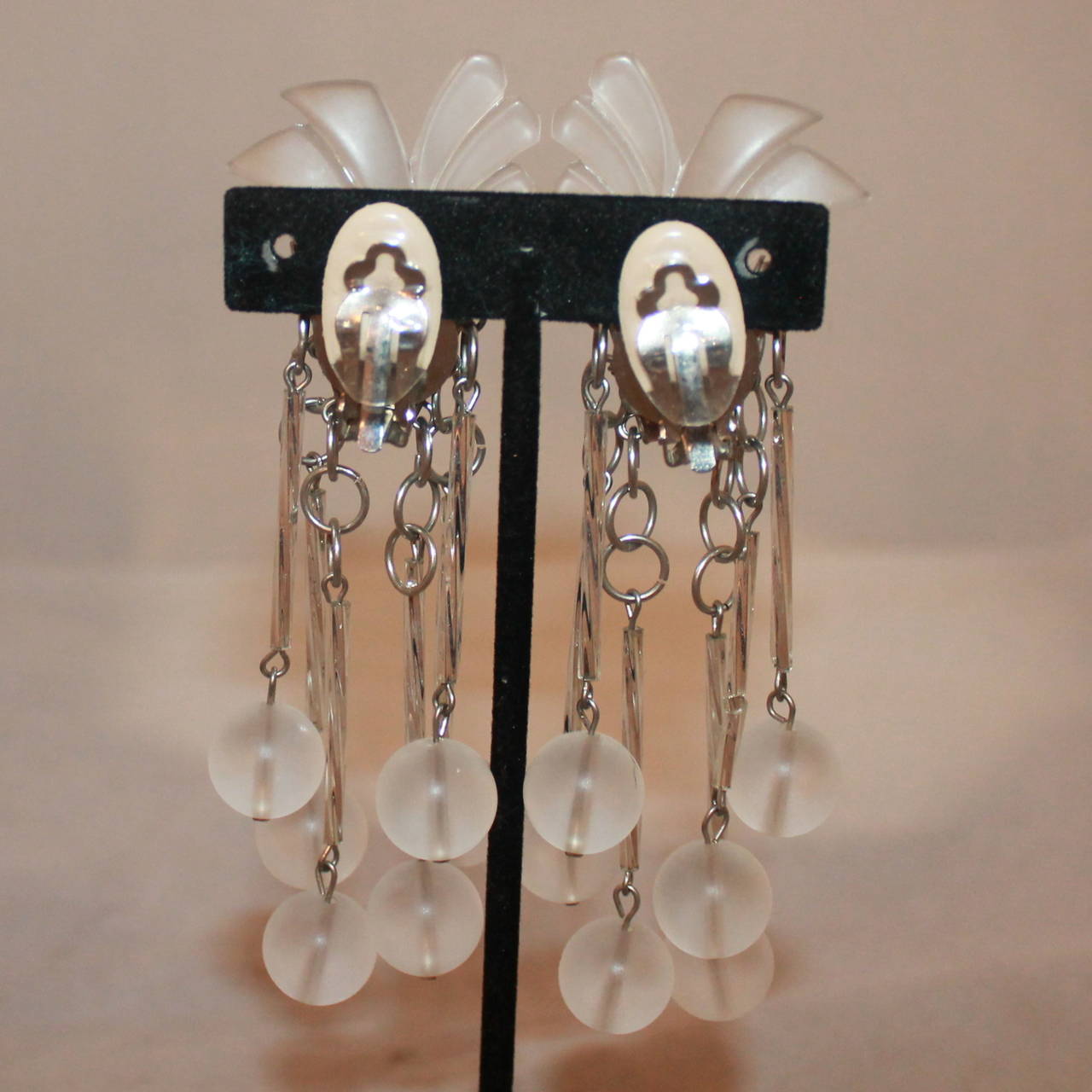 Vintage Art Deco Clear Stone & Rhinestone Clip Earrings - circa 1920s In Good Condition In West Palm Beach, FL