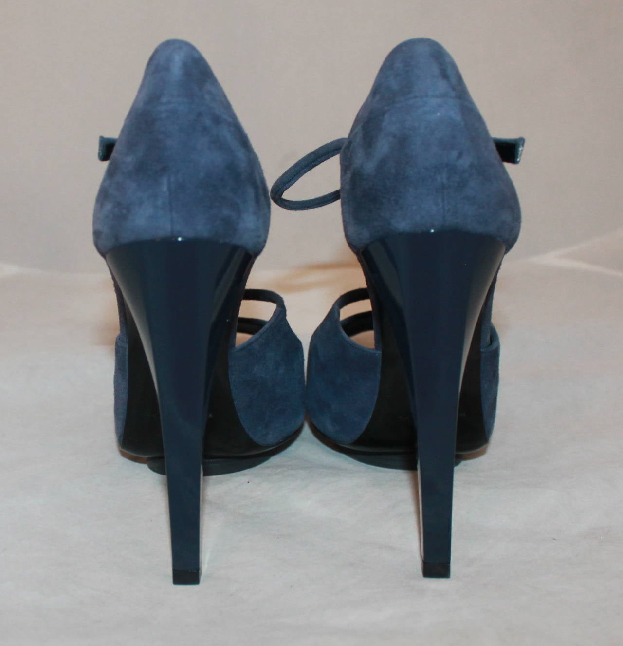 Balenciaga Navy Suede Strappy Platform Heels - 40 In Excellent Condition In West Palm Beach, FL