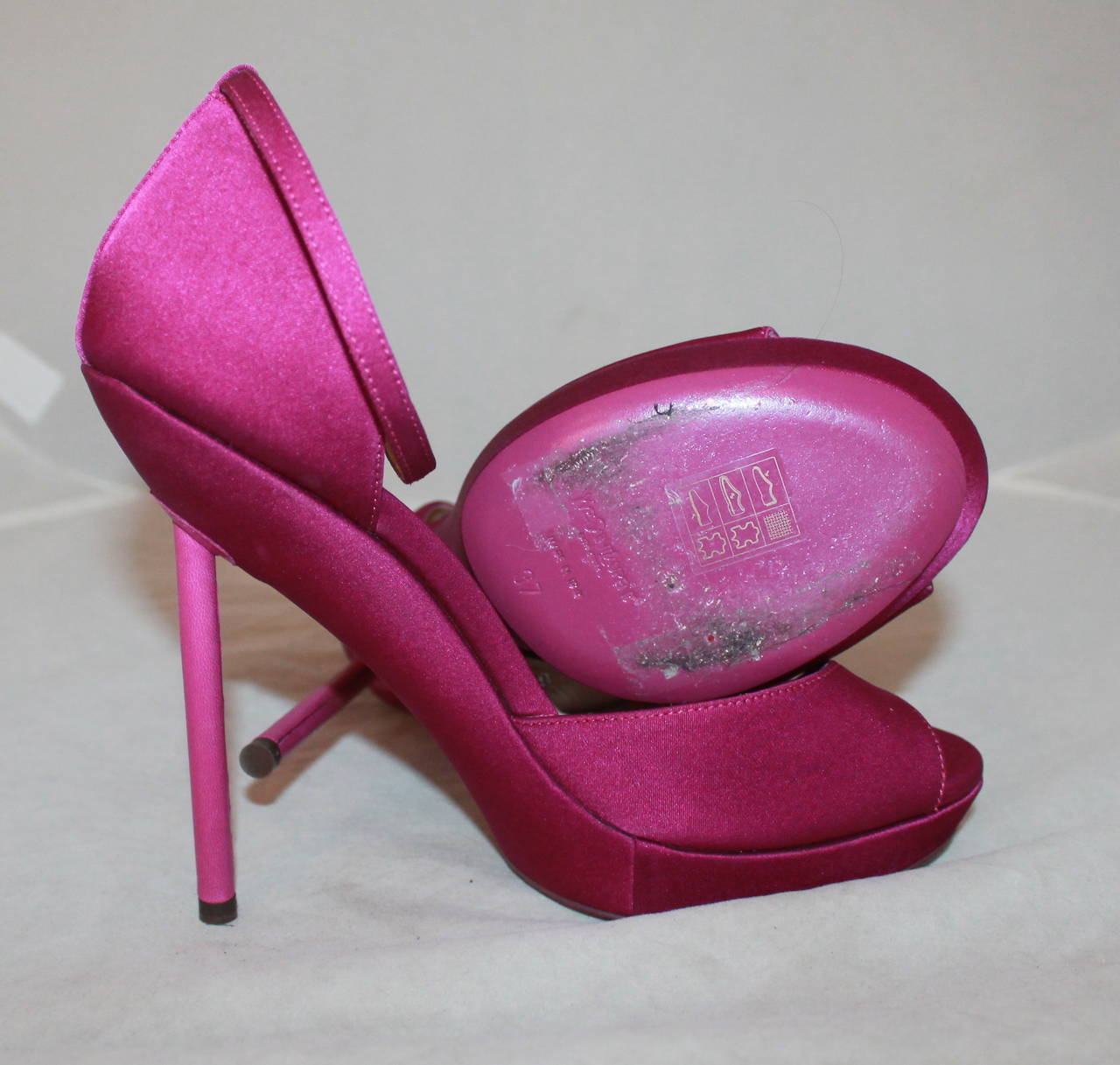 YSL Fushia Strapped Peep Toe Heels - 6.5 In Excellent Condition In West Palm Beach, FL