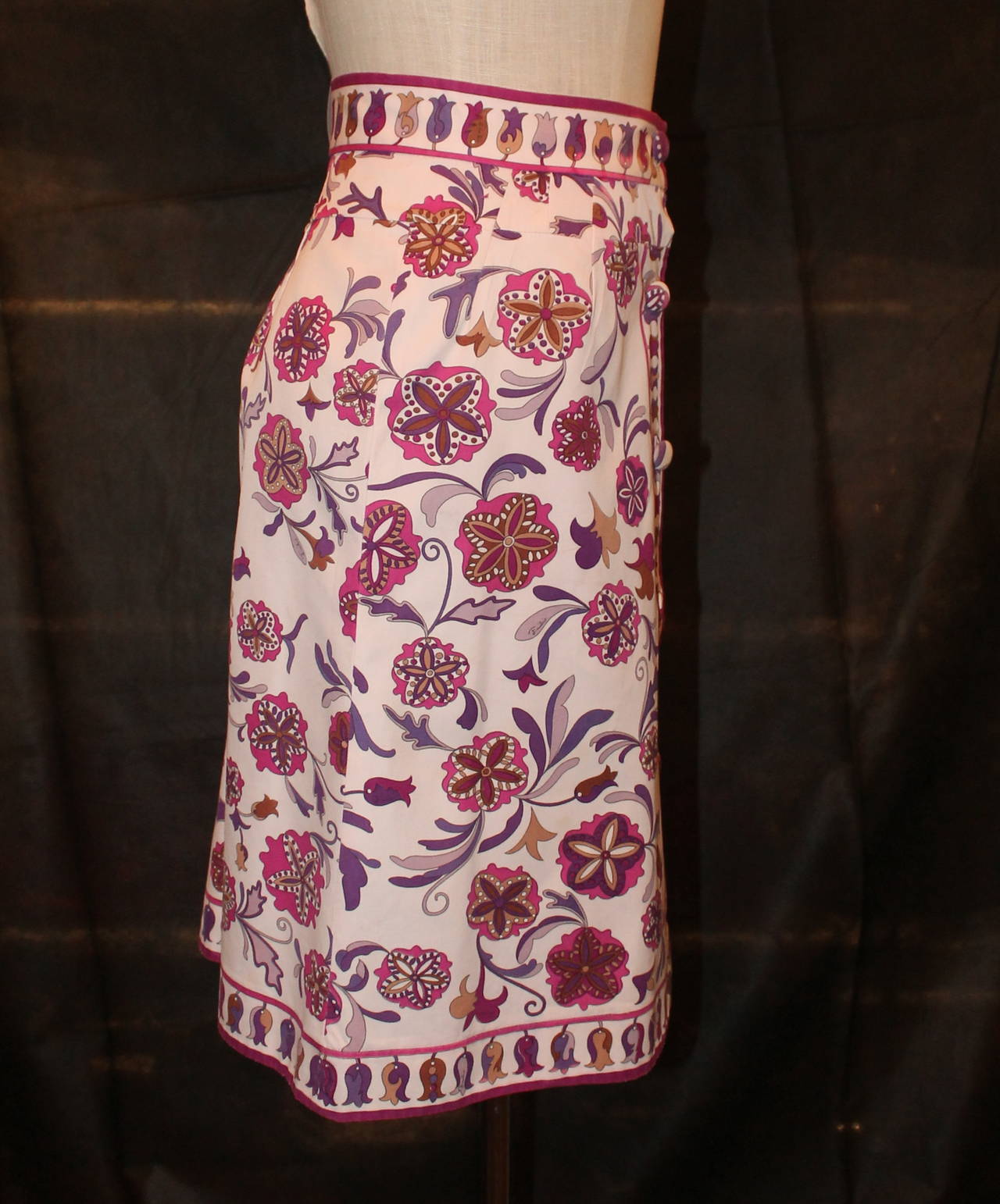 Beige Pucci Vintage Pink, Purple, White Floral Print Skirt - circa 1960s - S