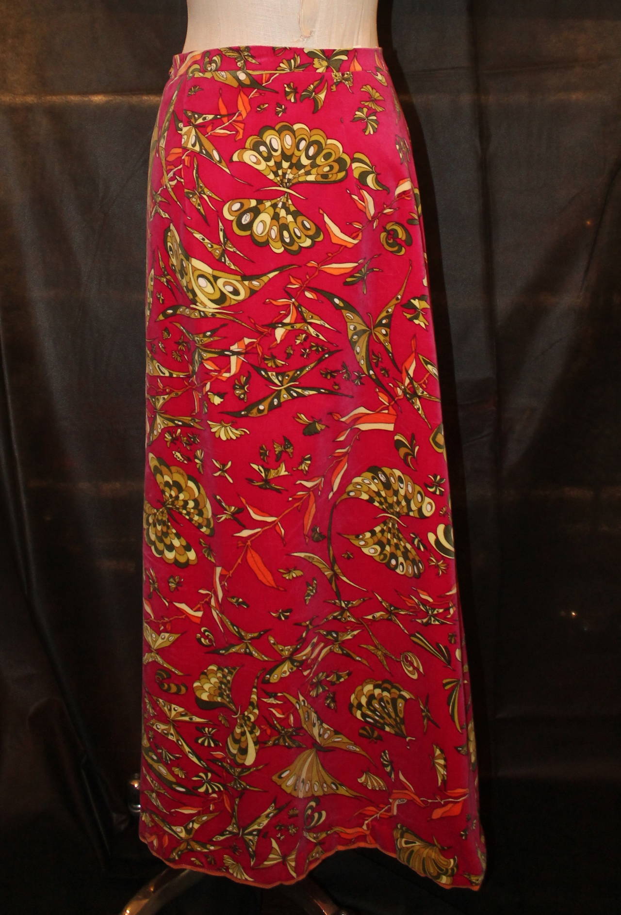 Emilio Pucci 1970’s Magenta & Olive Butterfly Velvet Maxi Skirt - Size M In Good Condition For Sale In West Palm Beach, FL
