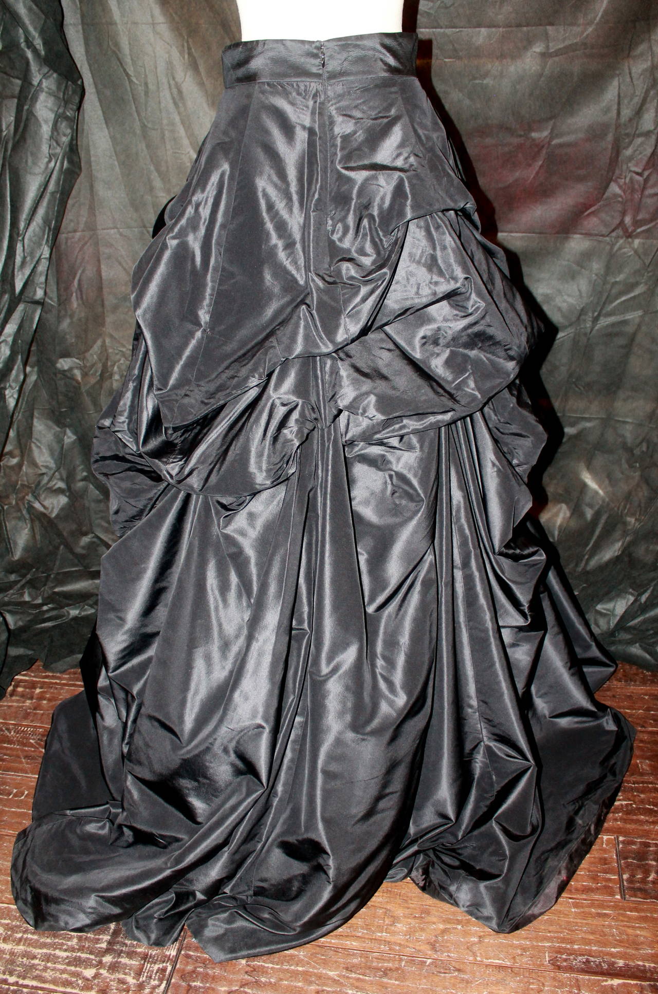 Monique Lhuillier Black Silk Taffeta Opera Skirt - 10 In Excellent Condition In West Palm Beach, FL
