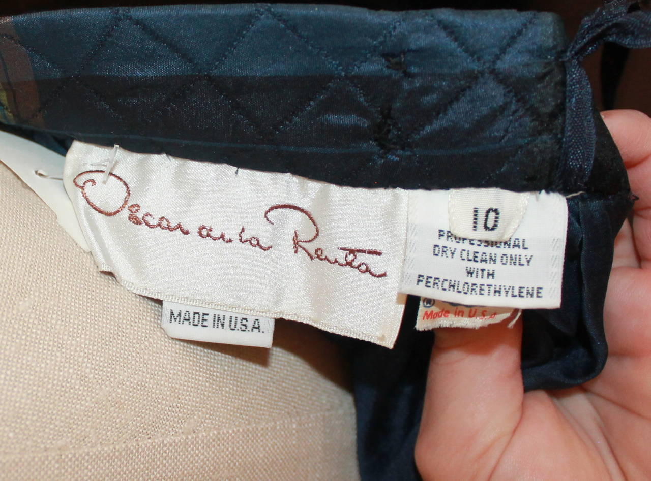Oscar De La Renta 1990s Navy & Creme Quilted Maxi Skirt In Good Condition In West Palm Beach, FL