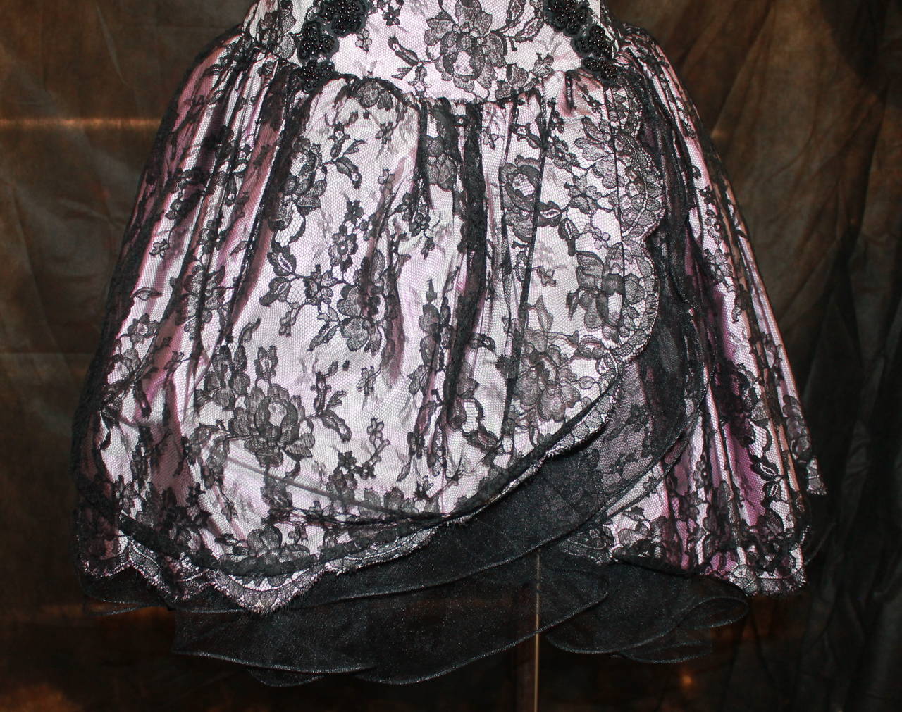Vicky Tiel 1980s Couture Pale Pink & Black Lace Bodice Dress In Excellent Condition In Palm Beach, FL