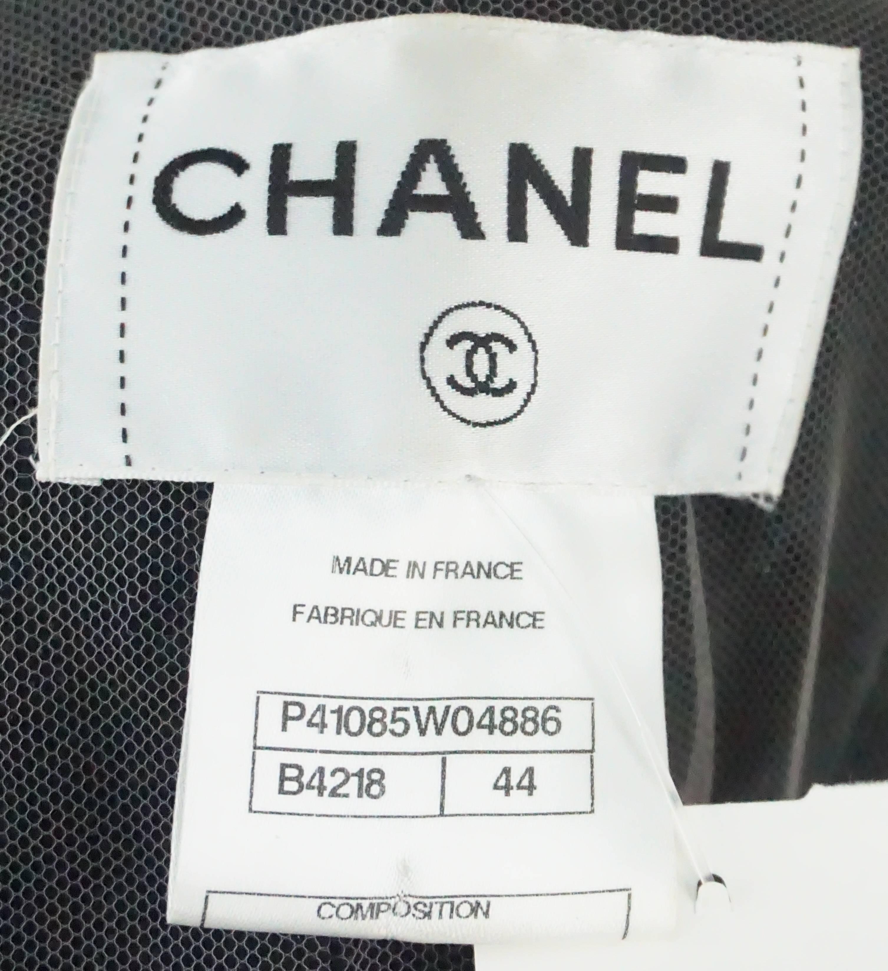 Chanel Navy and White Cotton Tweed and Mesh Cutout Jacket - 44 In Excellent Condition In West Palm Beach, FL