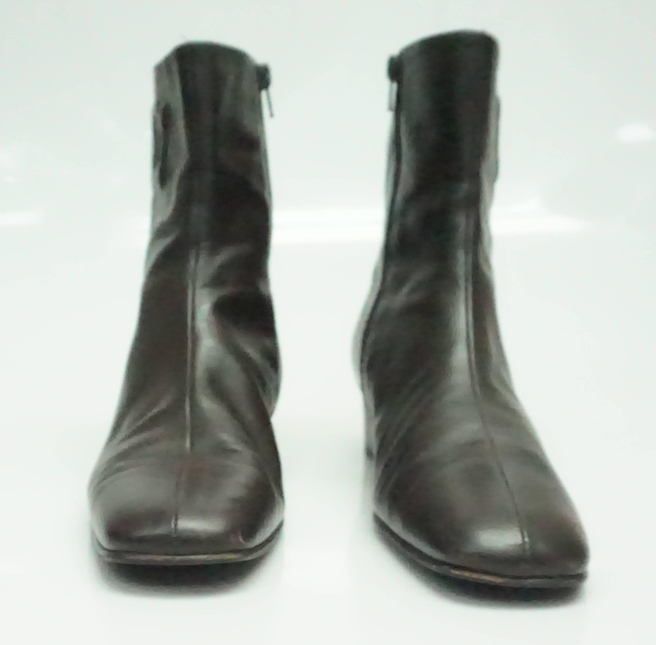 Salvatore Ferragamo Chocolate Brown Leather Short Boot - 9B In Good Condition In West Palm Beach, FL