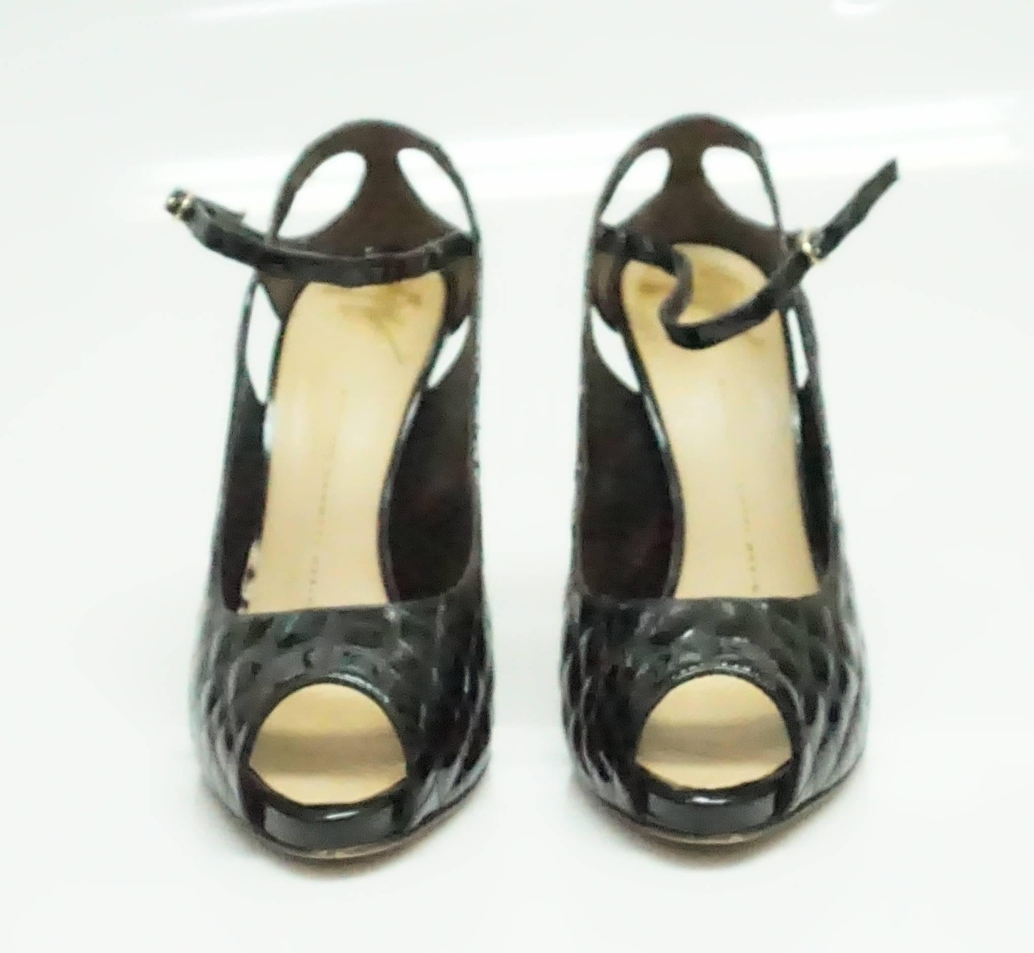 Giuseppe Zanotti Black Patent Crocodile Style Embossed Shoes - 38.5 In Good Condition In West Palm Beach, FL