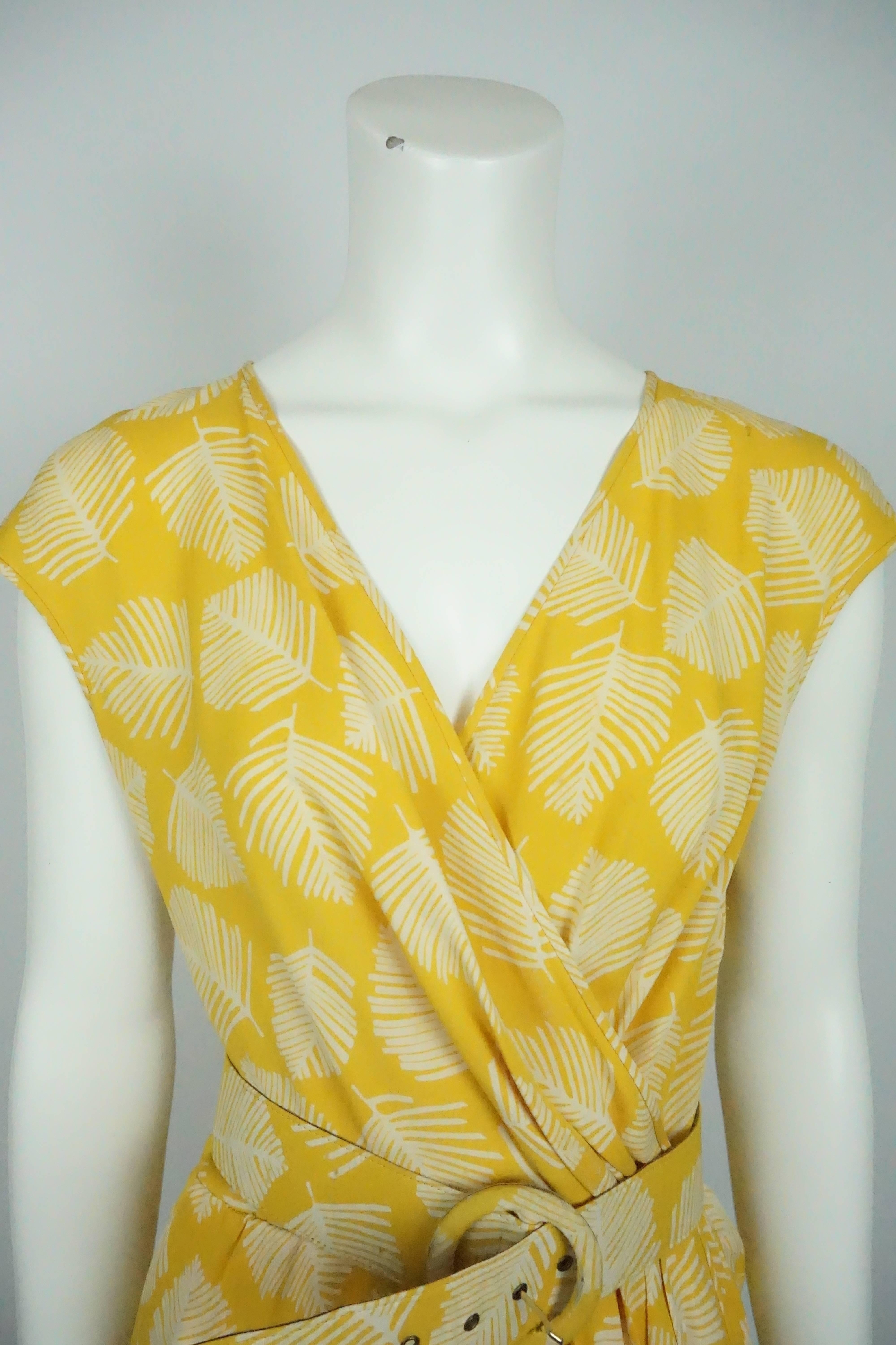 Valentino Yellow & White Cap Sleeve w/ Leaf Print - 8 For Sale 2