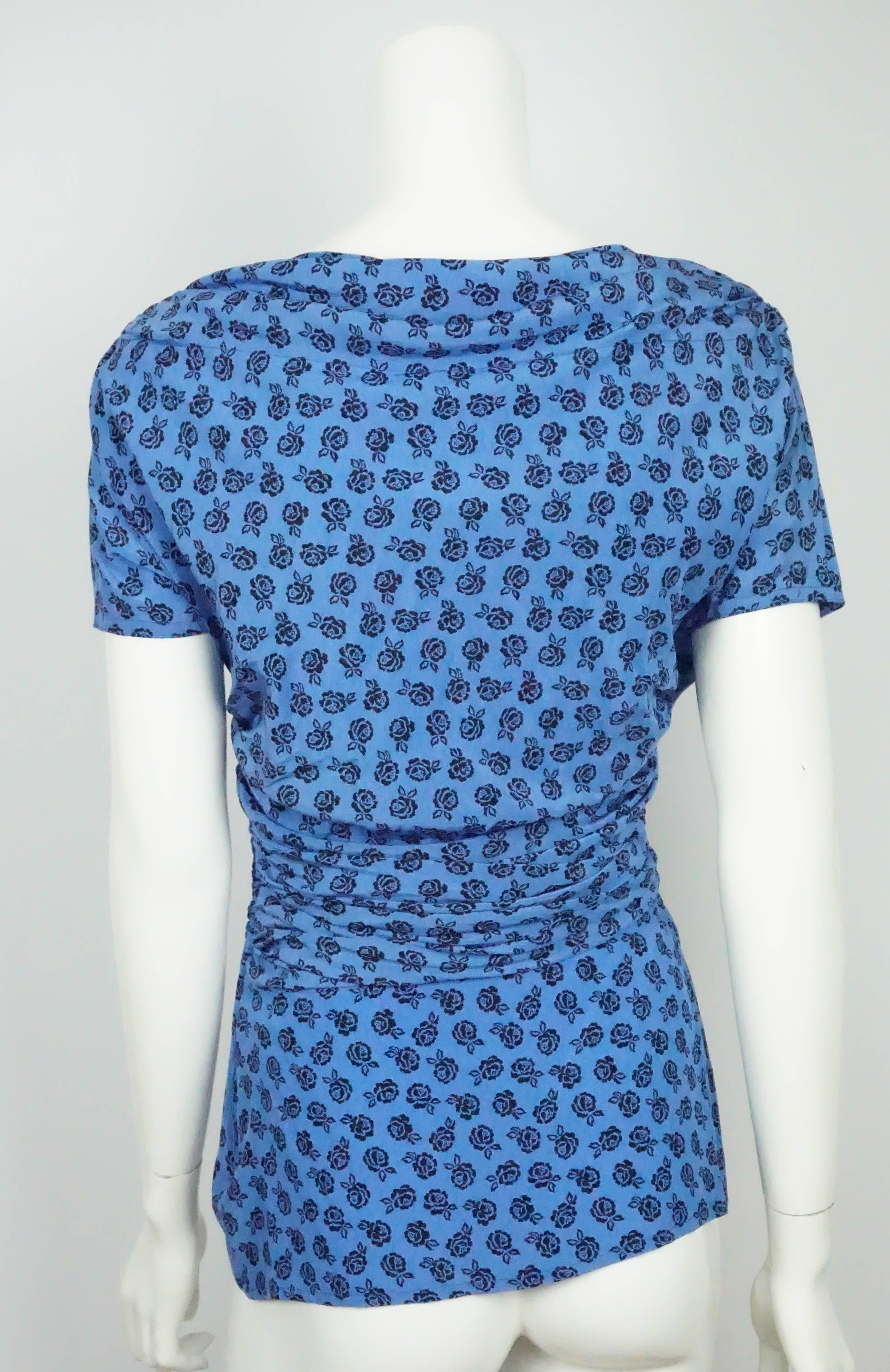 Gianni Versace Blue and Black Floral Silk Print Ruched Top - 40 In Excellent Condition In West Palm Beach, FL