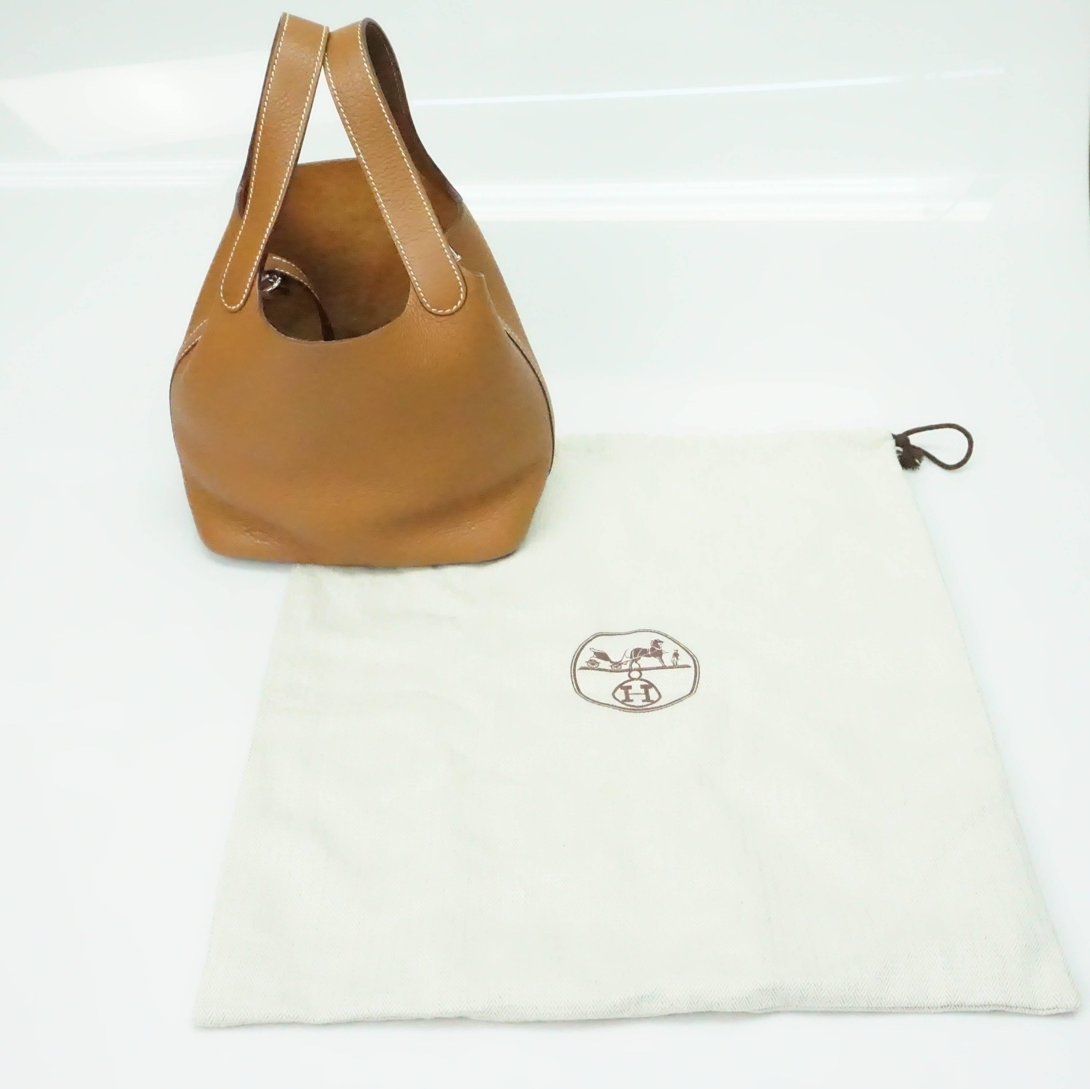Hermes Gold Leather Lock PM Silver Hardware Picotin Bag, 2009 In Excellent Condition In West Palm Beach, FL