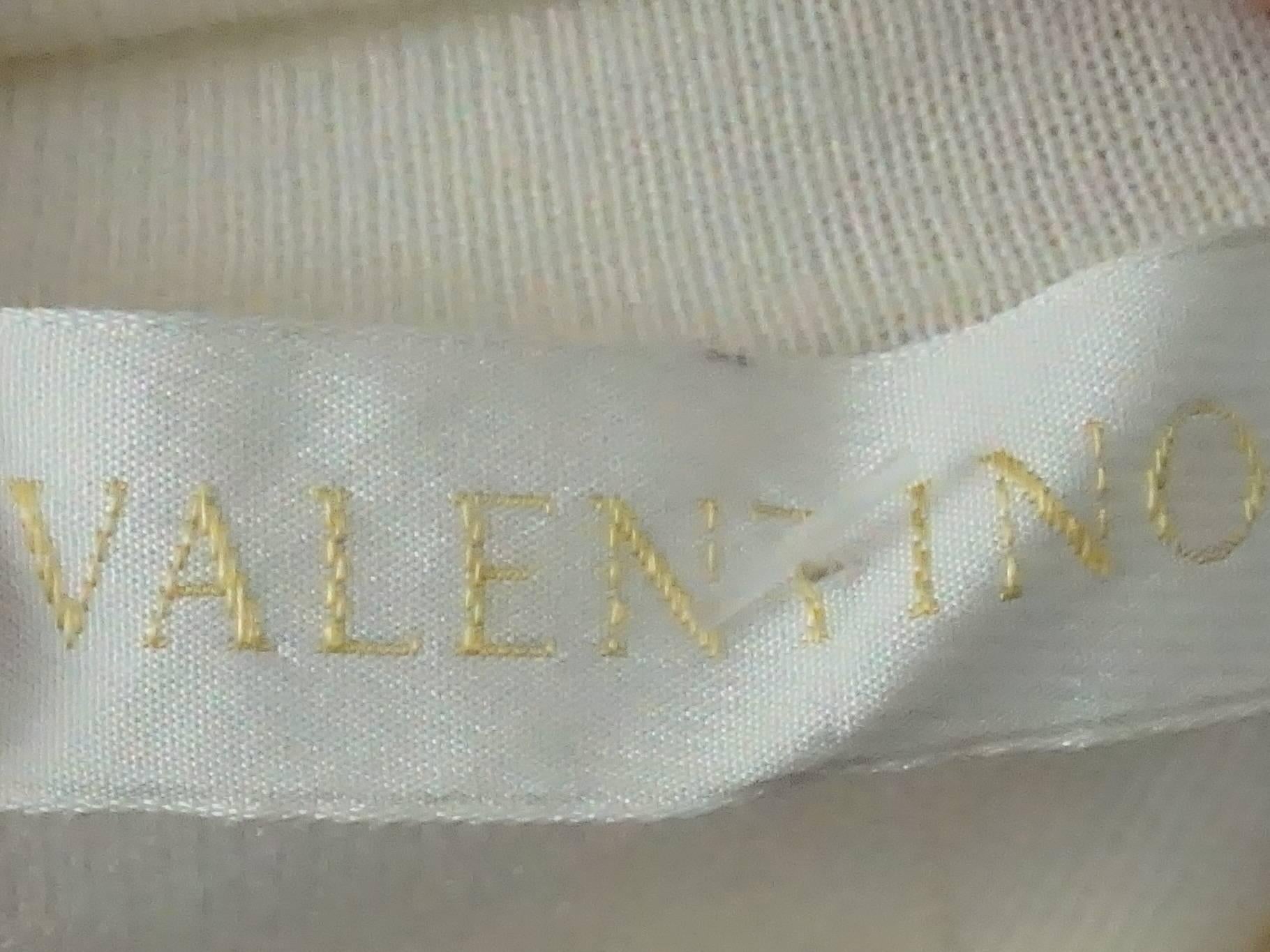 Beige Valentino Cream Knit Sleeveless Top - Medium