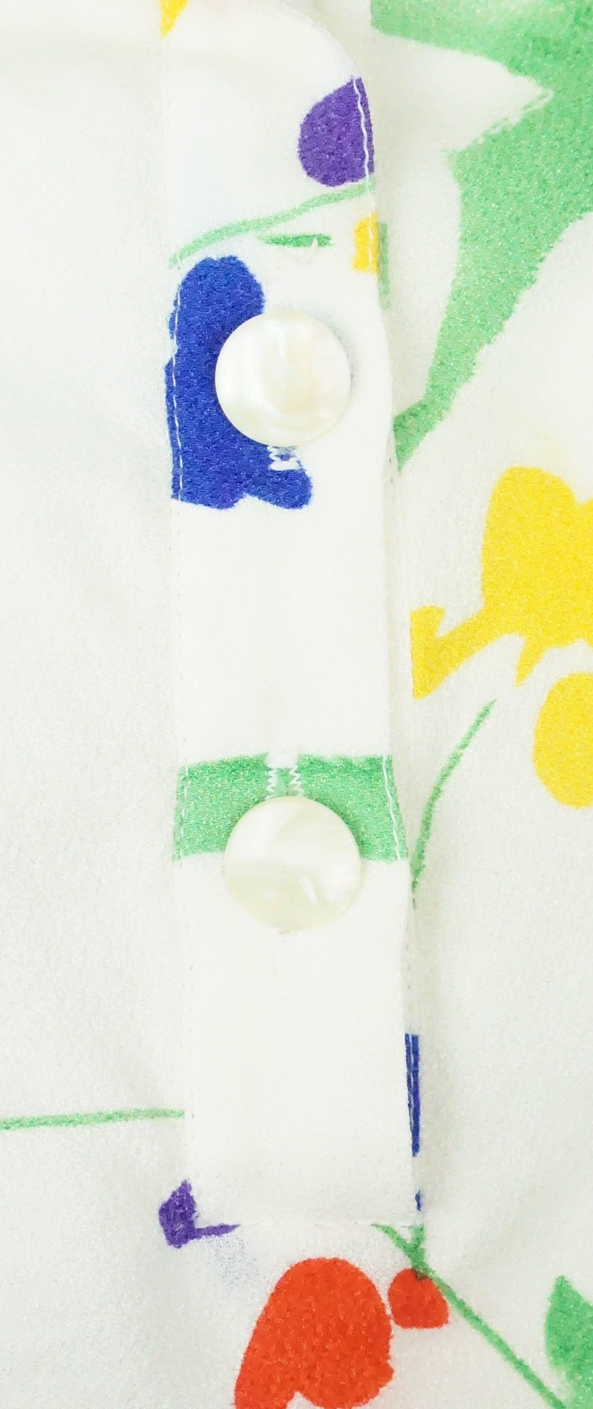 Valentino Vintage White and Multi Floral Print Long Top - 10 In Good Condition For Sale In West Palm Beach, FL
