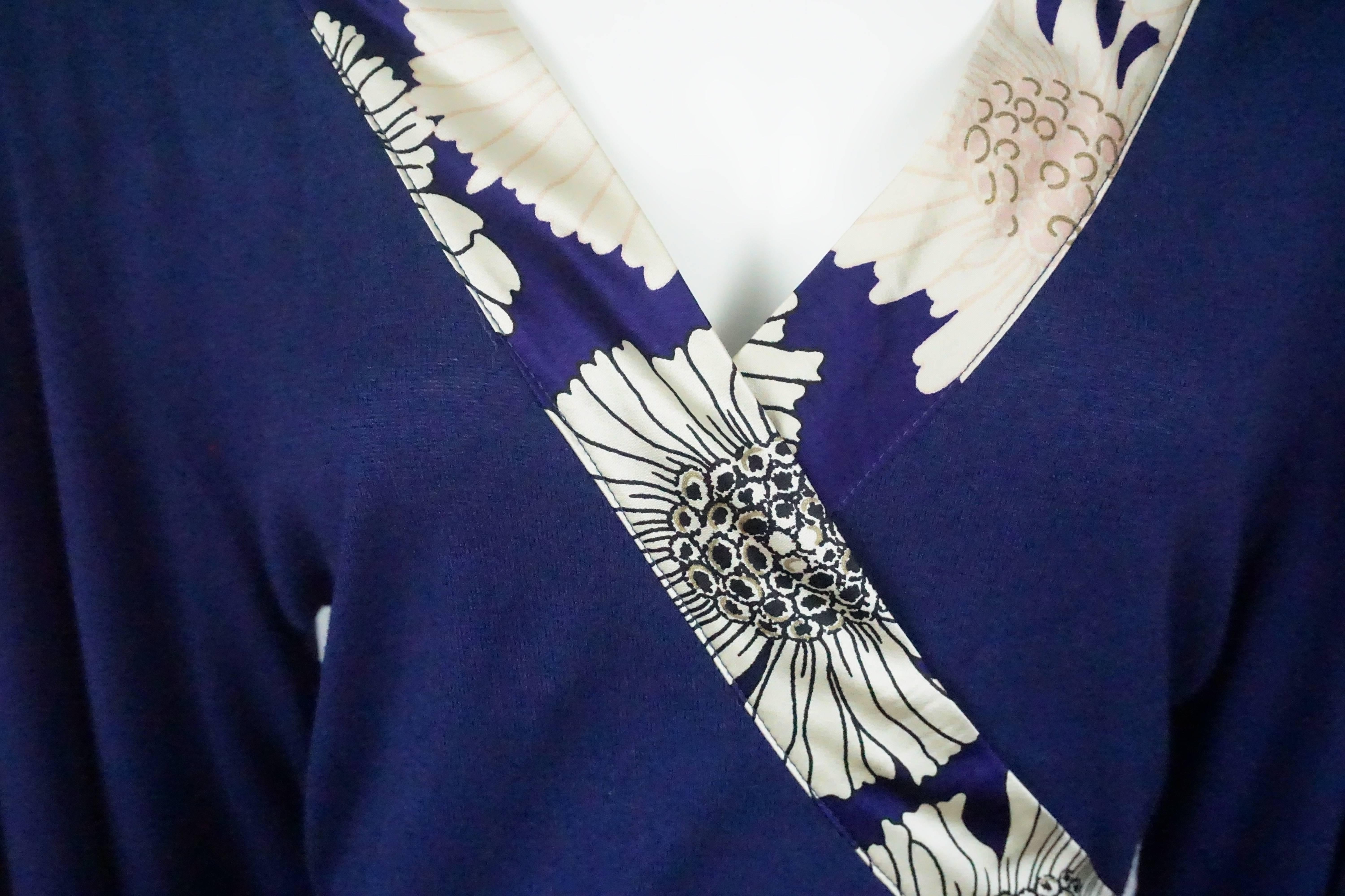 Roberto Cavalli Navy Knit Silk Cashmere Top  In Excellent Condition In West Palm Beach, FL