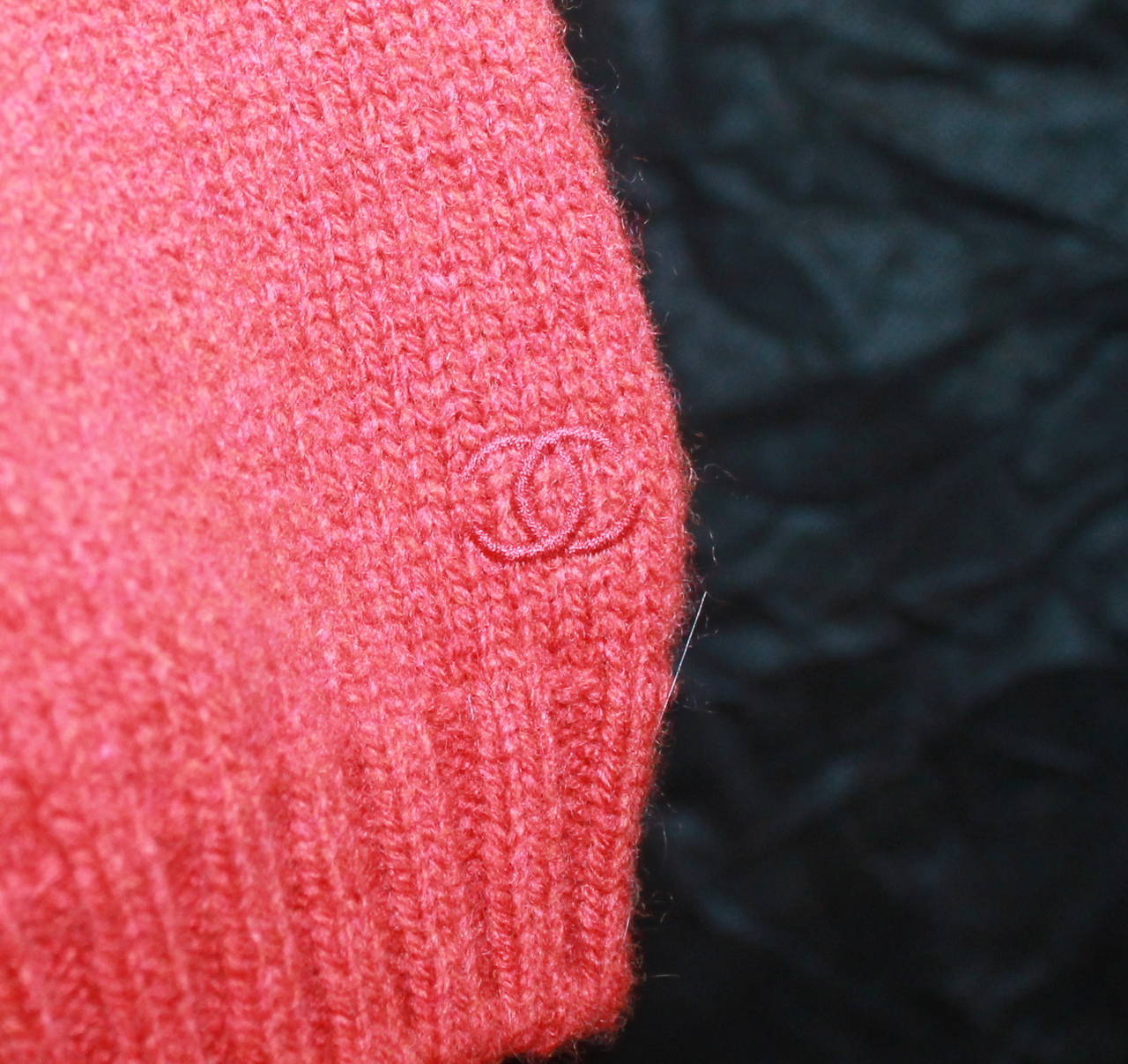 Chanel 1980s Red Wool Turtleneck Short Sleeve Sweater In Good Condition In West Palm Beach, FL