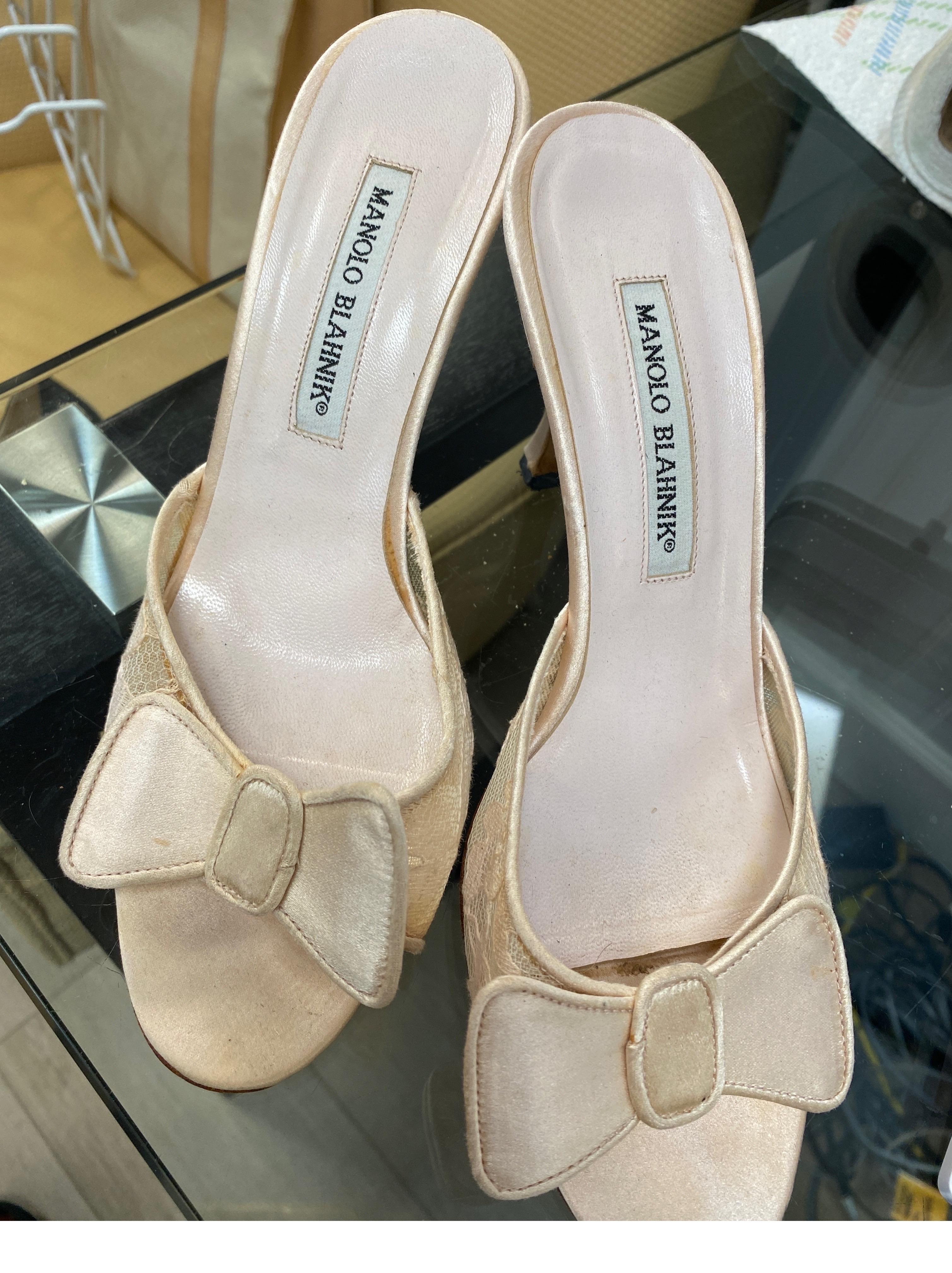 Brown Manolo Blahnik Pink Lace Slides with Satin Bow For Sale