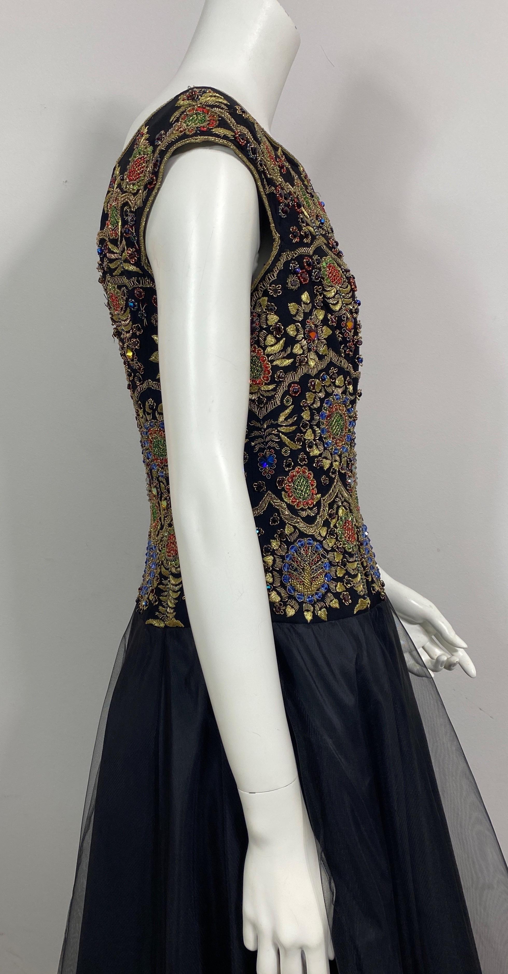 Escada 1990 - Robe en soie et tulle noir avec corsage richement perlé - Taille 38 en vente 4