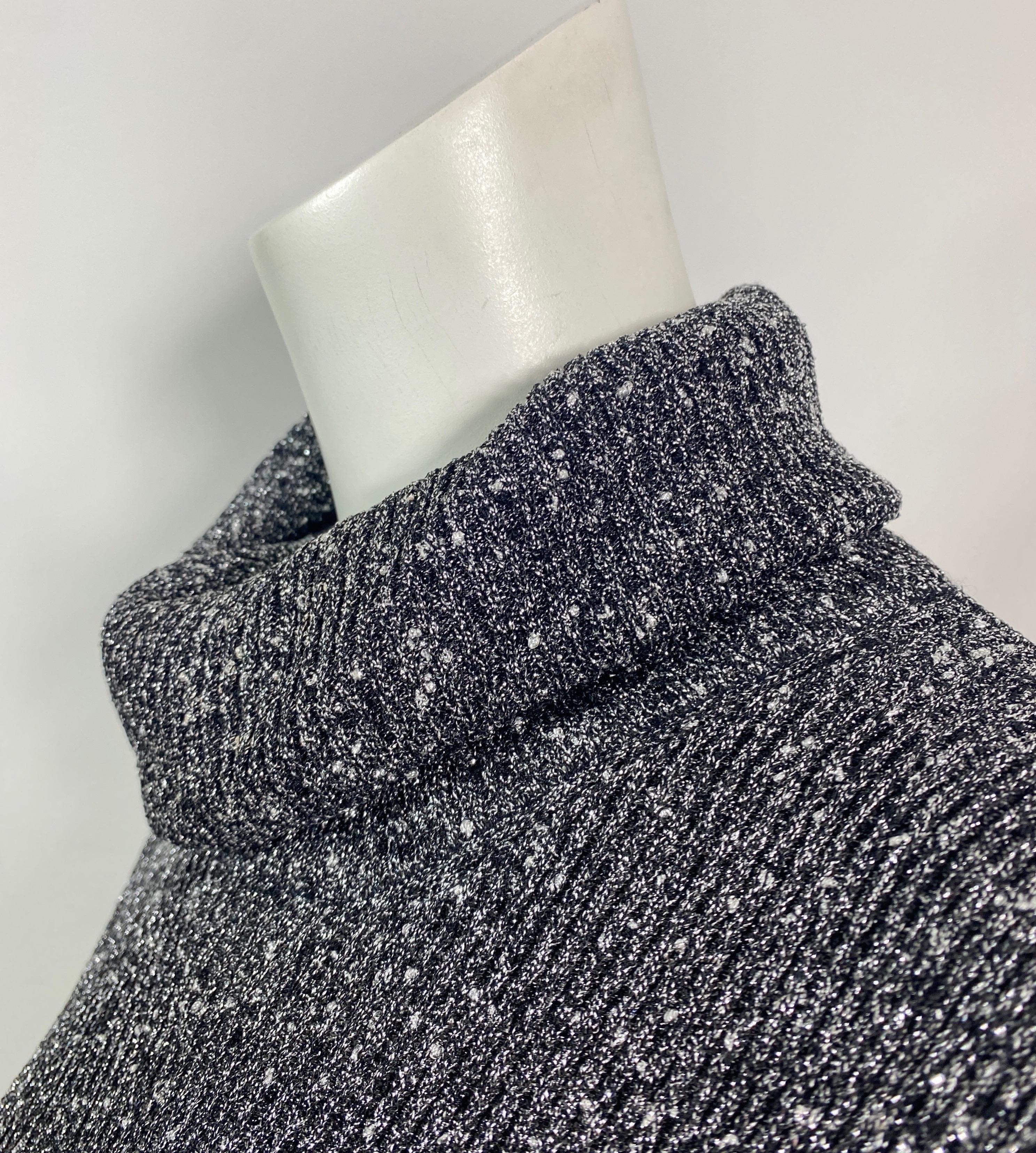 Women's Chanel Runway Fall 2005 Grey Metallic Knit Sleeveless Turtleneck Top - Size 40 For Sale