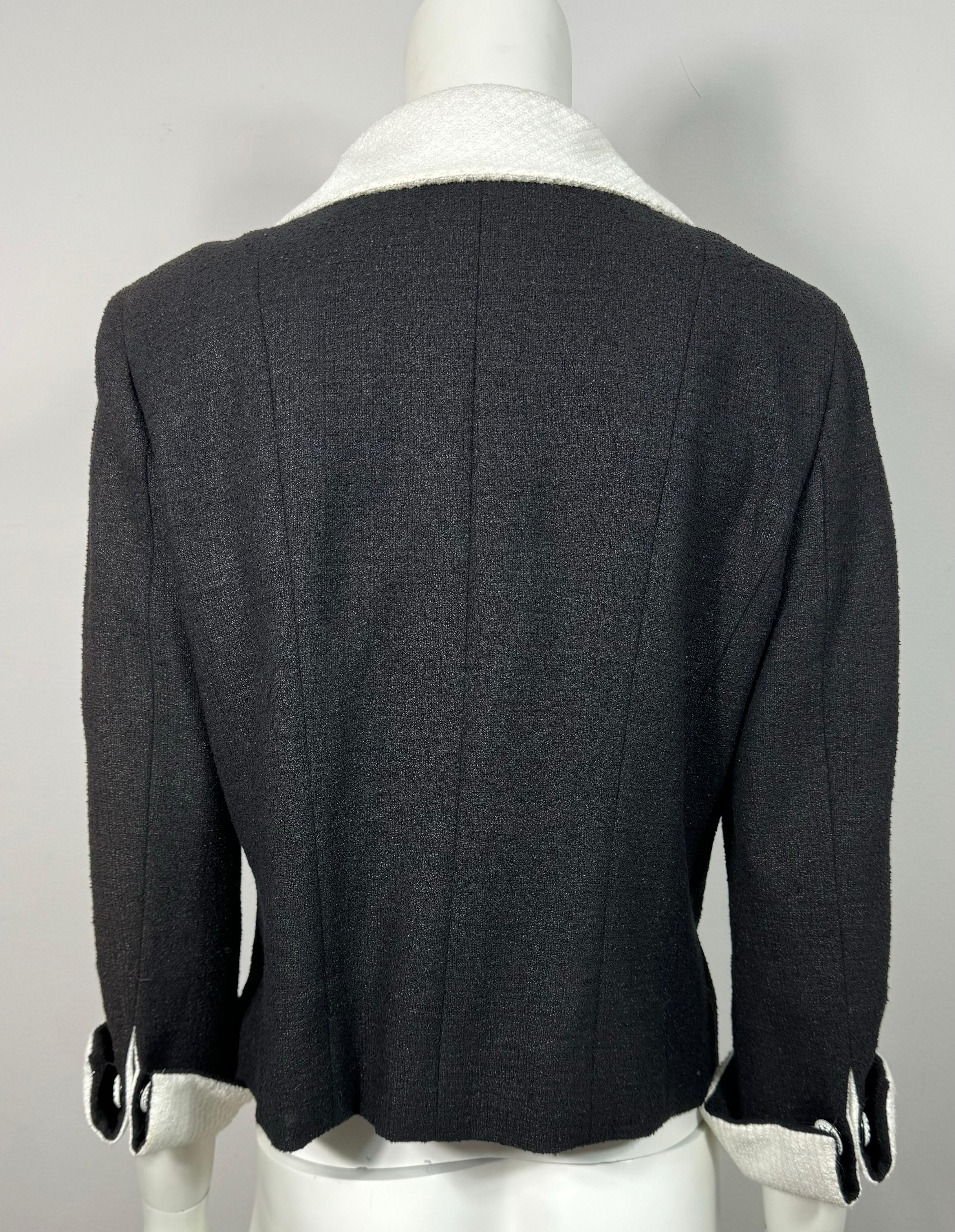 Chanel Runway Spring 2009 Black Linen Blend Jacket w/ White Collar/Cuff - 42 For Sale 6
