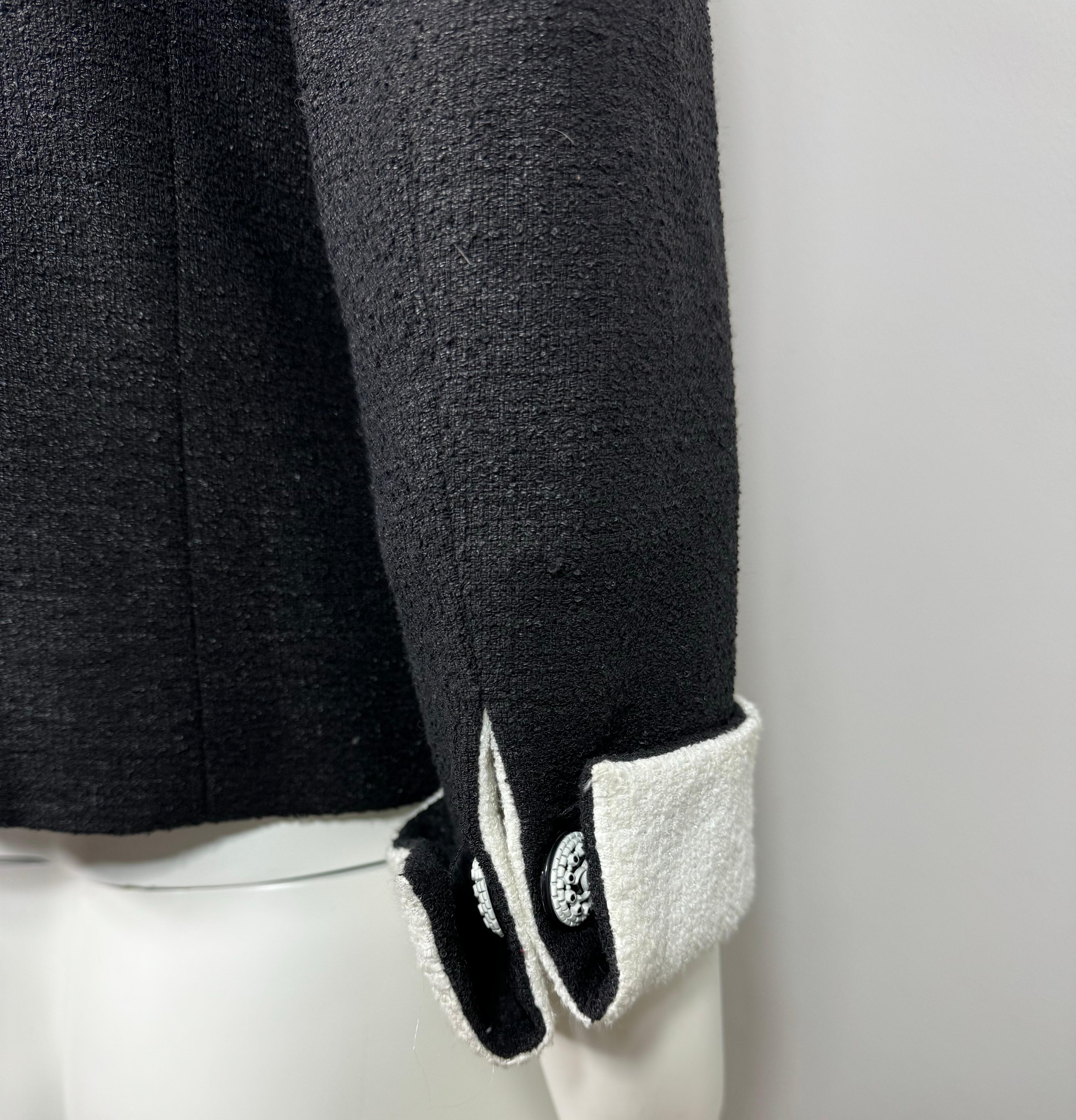Chanel Runway Spring 2009 Black Linen Blend Jacket w/ White Collar/Cuff - 42 For Sale 7
