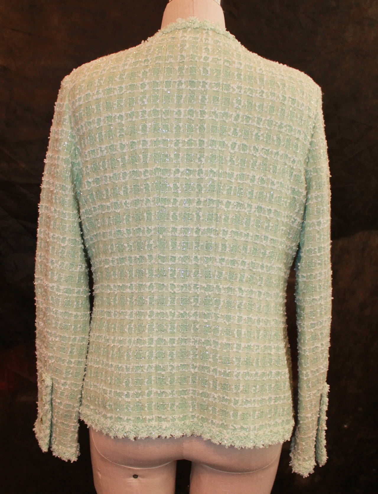 Chanel 1995 Vintage Mint Tweed Jacket with 4 Pockets - 42 In Excellent Condition In West Palm Beach, FL