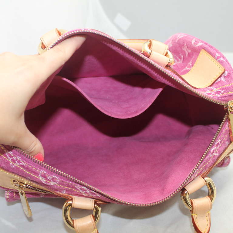 Louis Vuitton Pink Denim Handbag In Excellent Condition In West Palm Beach, FL