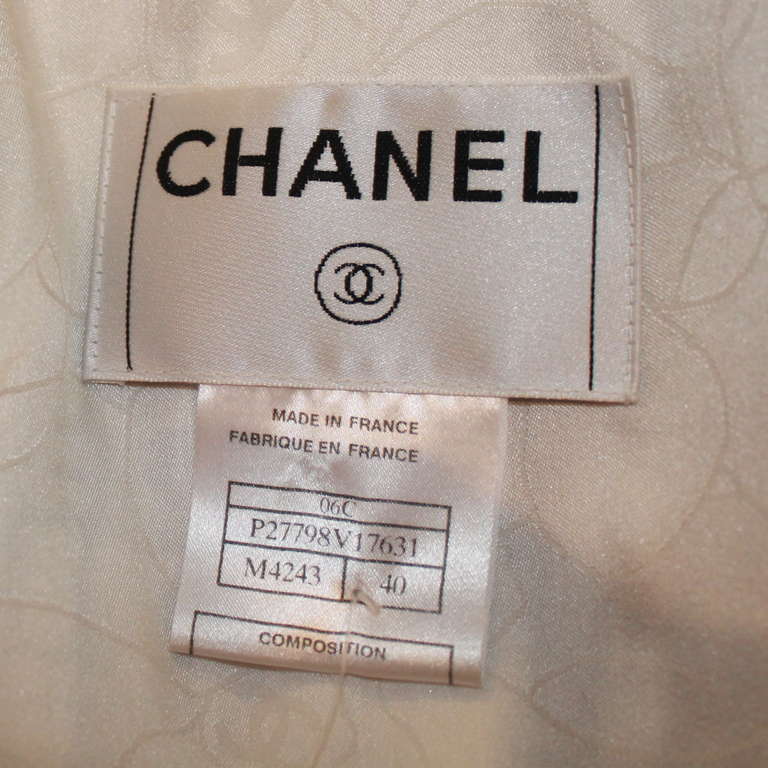 Chanel White & Black Boucle Jacket - Sz 40 - Circa 2006 2