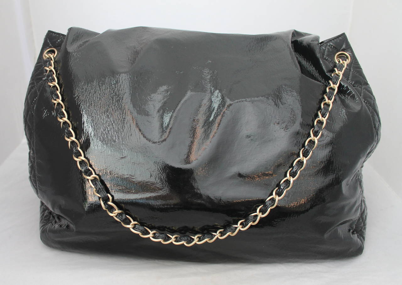 NWT Chanel Black Patent Leather Rock and Chain Flap Handbag circa 2007 In New Condition In West Palm Beach, FL