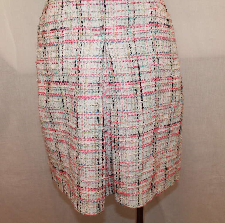 Chanel Pastel Tweed Skirt - 40 In Excellent Condition In West Palm Beach, FL
