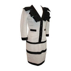 Chanel 2009 White Tweed with Black Satin Trim & Collar Detail - 36