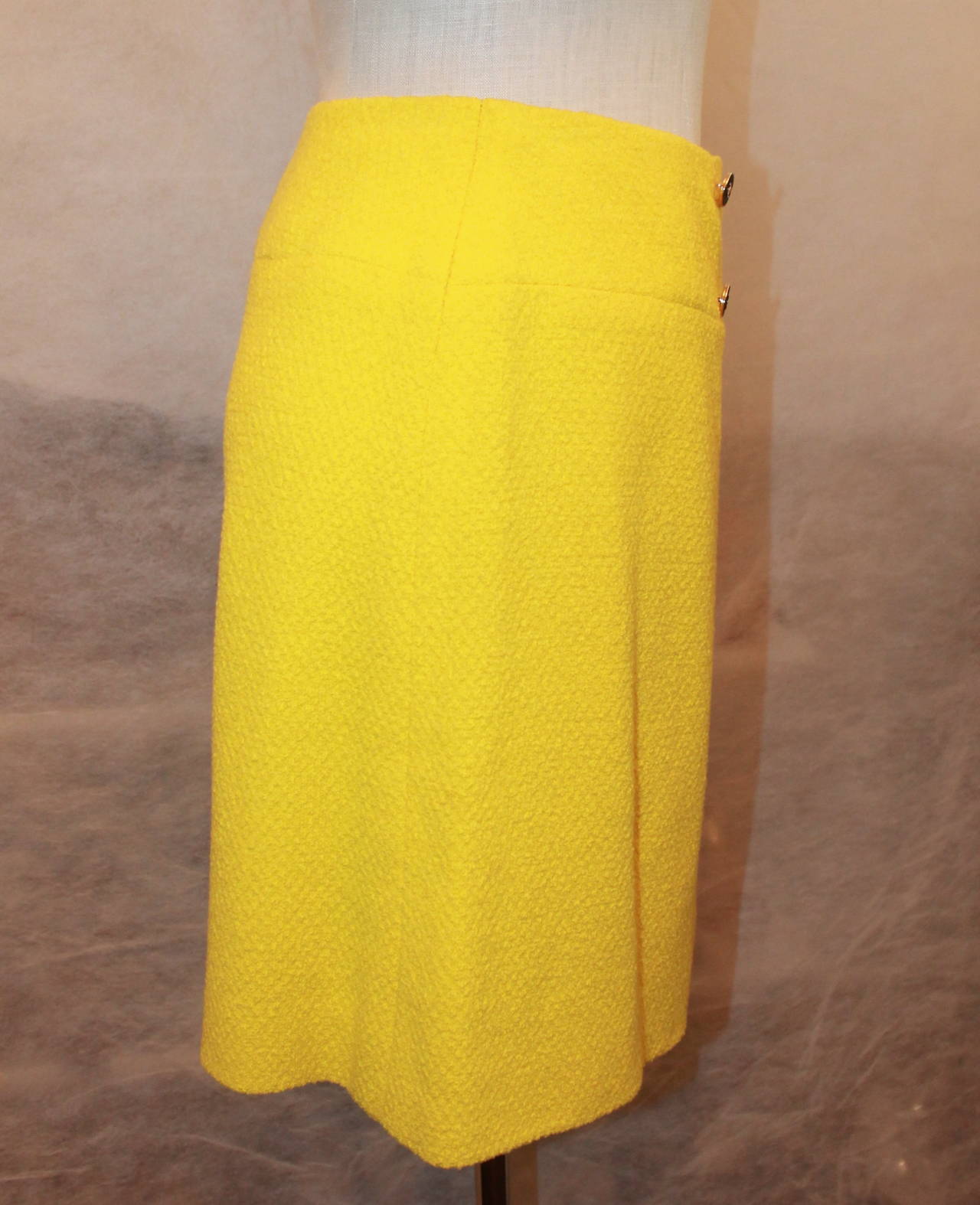 Women's Chanel 1980's Vintage Yellow Tweed Wrap Skirt - 38