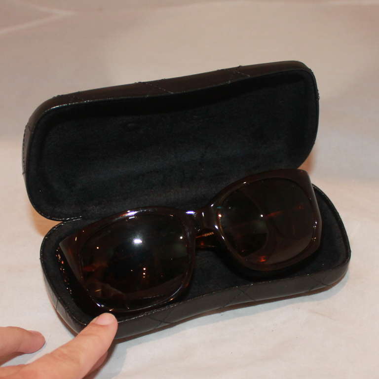 Chanel Tortoise Shell Sunglasses with Amber Rhinestones In Excellent Condition In West Palm Beach, FL